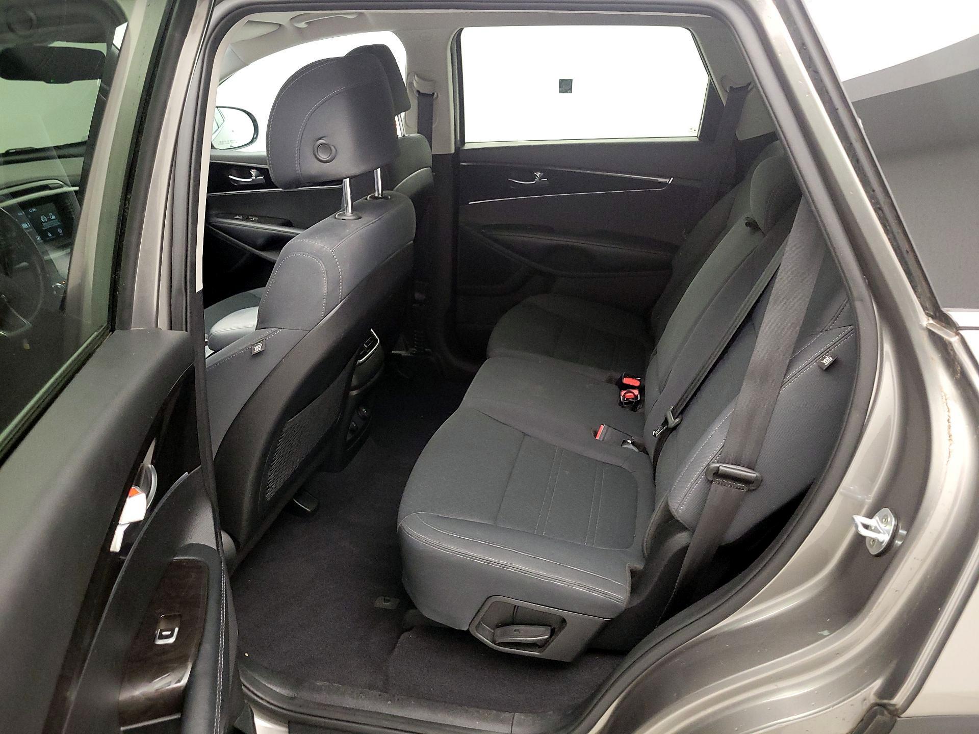 Thumbnail: 2017 Kia Sorento - 19