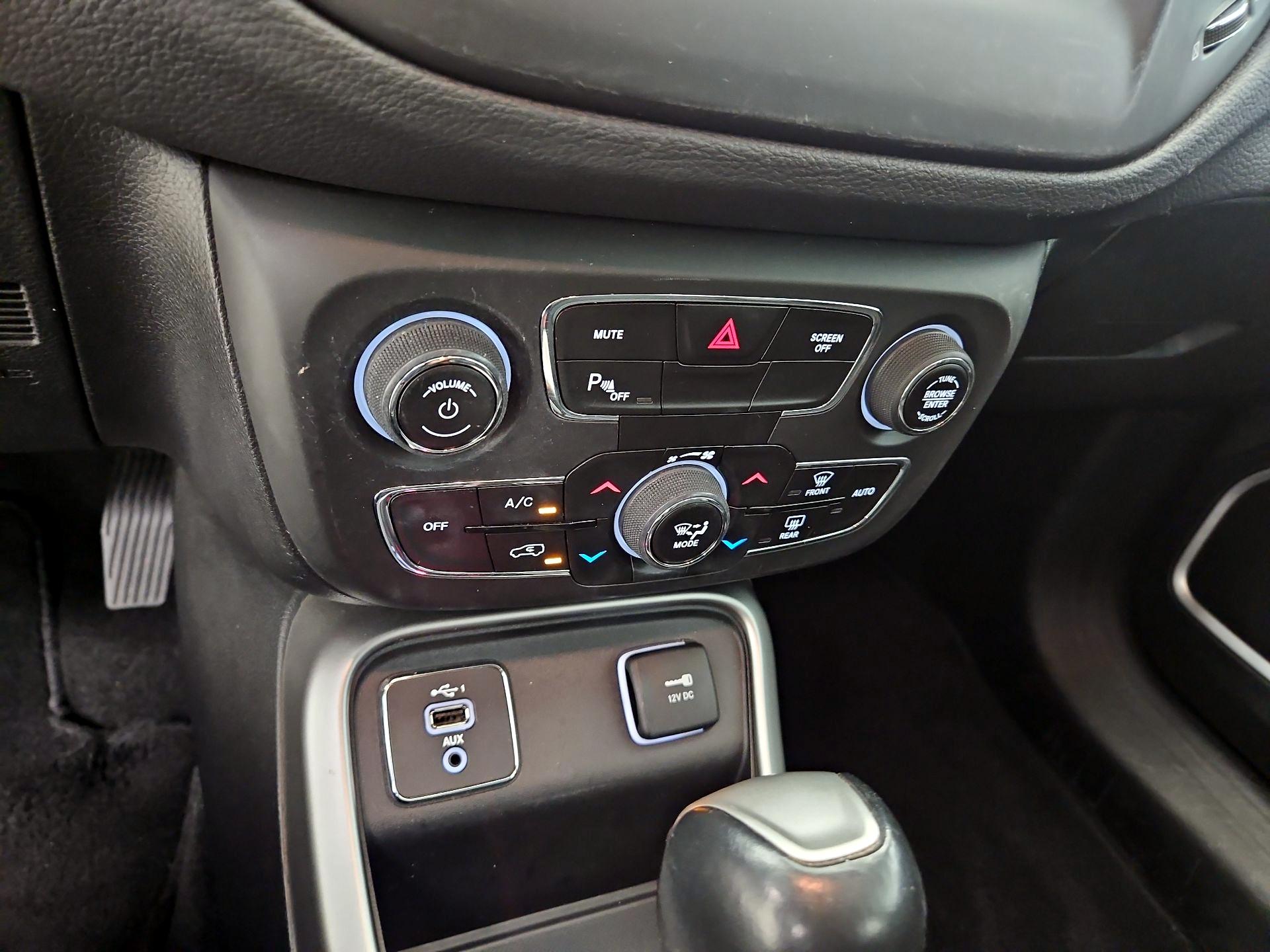 Thumbnail: 2019 Jeep Compass - 16