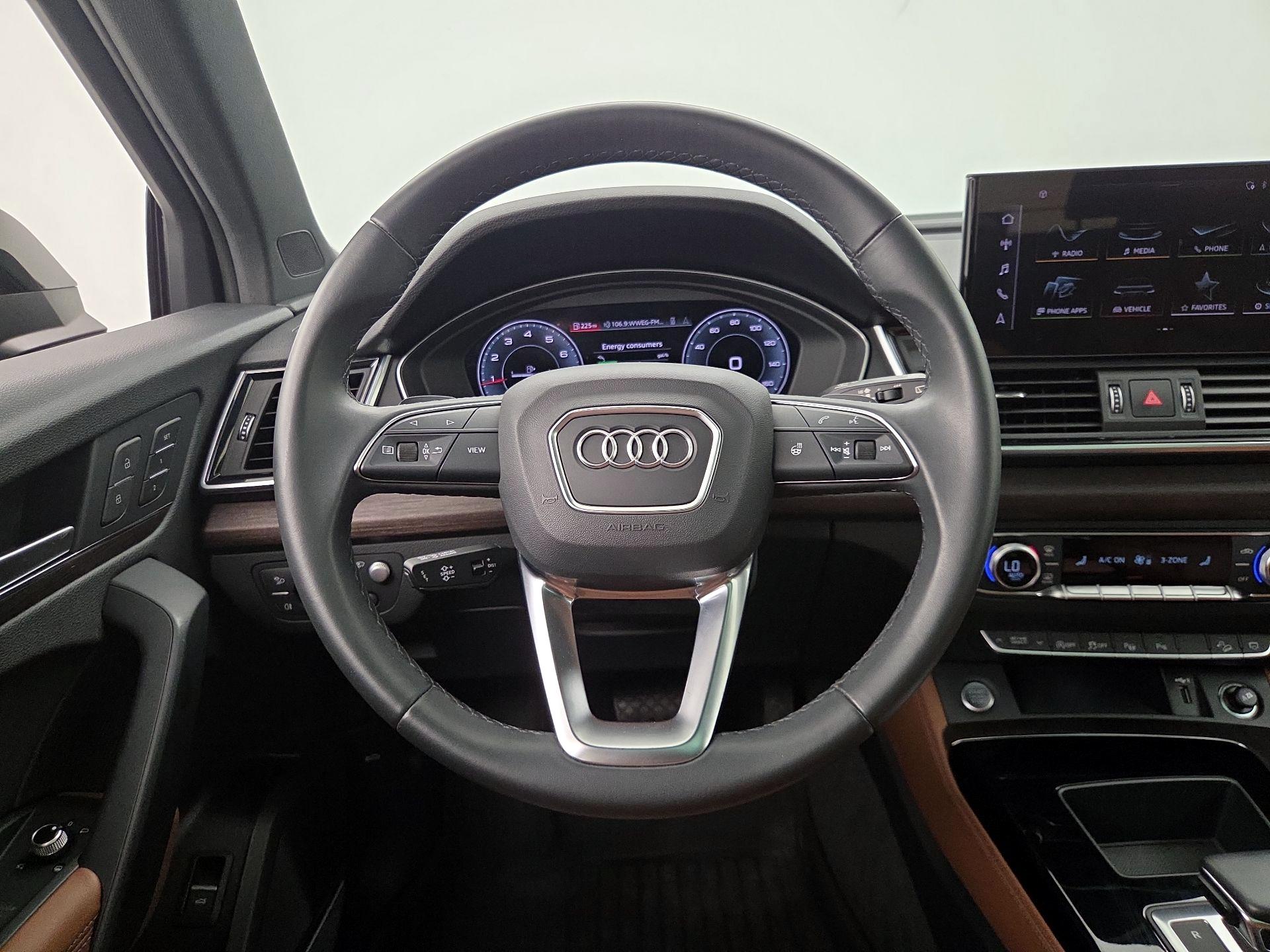 Thumbnail: 2023 Audi Q5 - 10