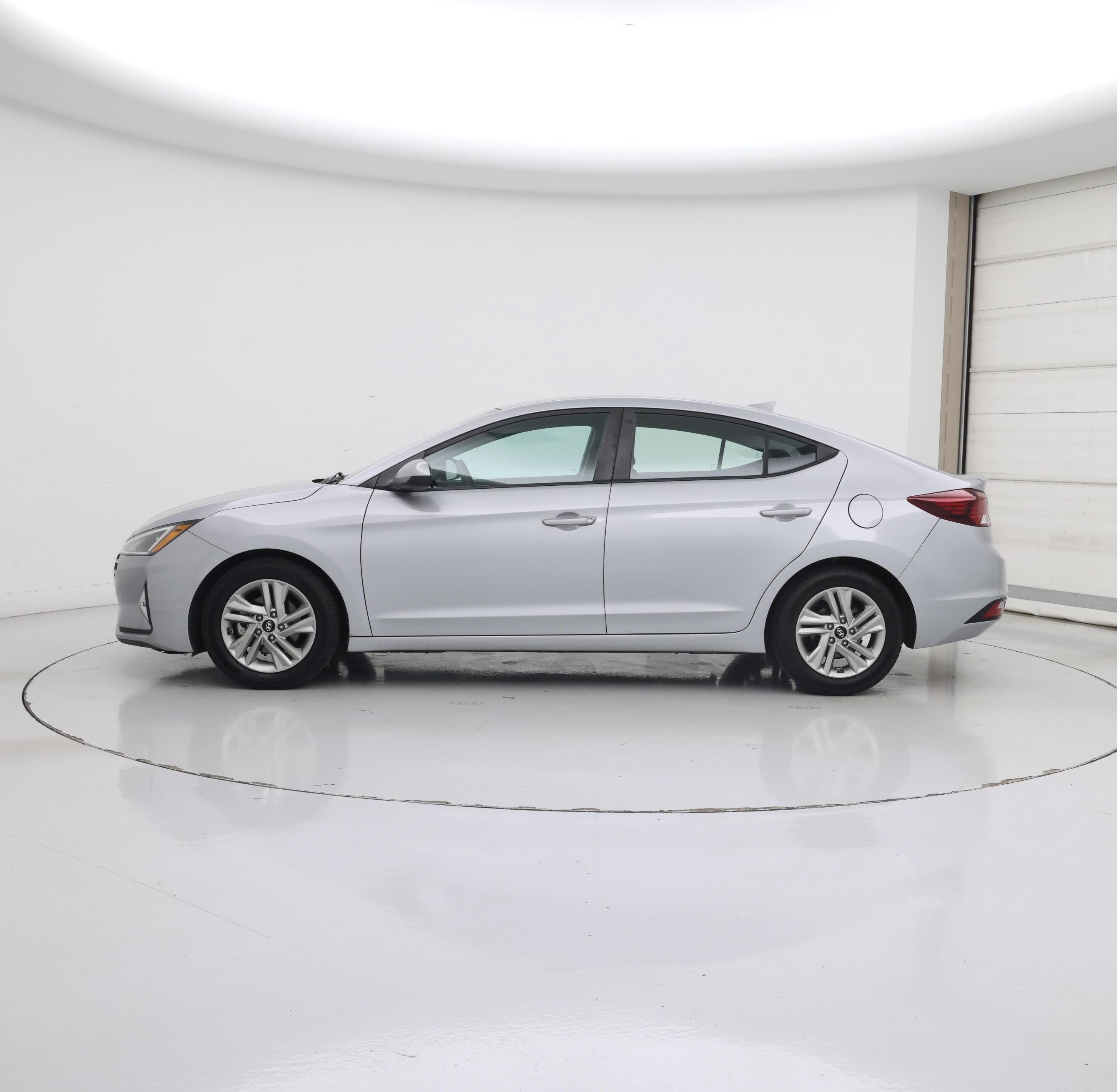 Thumbnail: 2020 Hyundai Elantra - 3