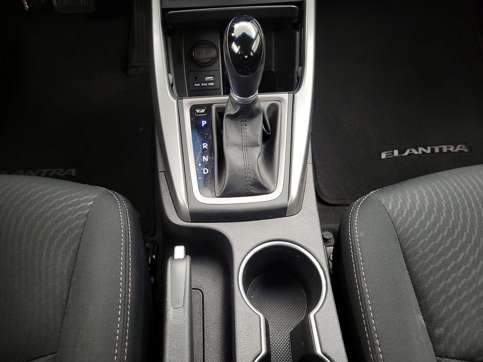Thumbnail: 2015 Hyundai Elantra - 15