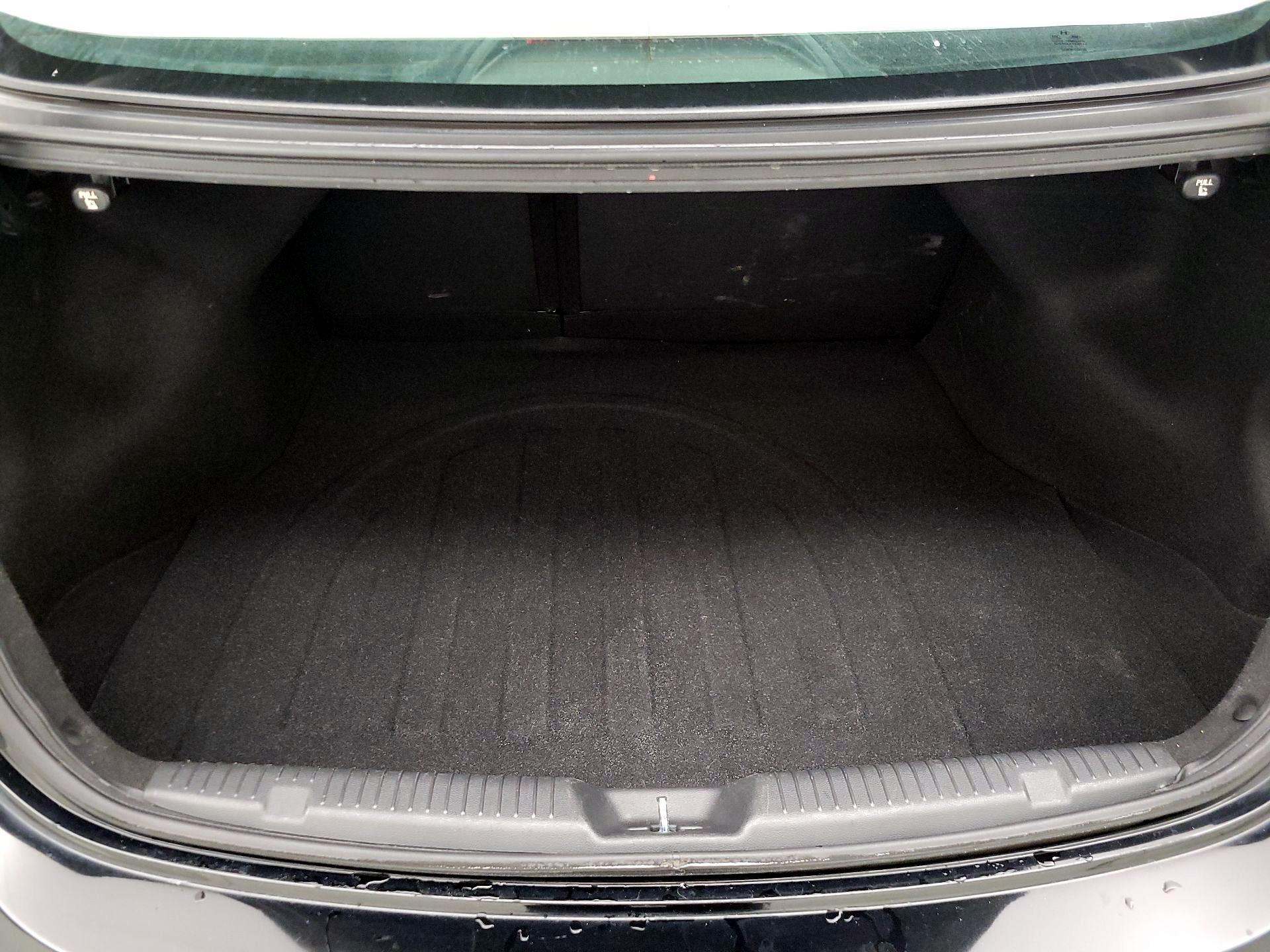Thumbnail: 2015 Hyundai Elantra - 19