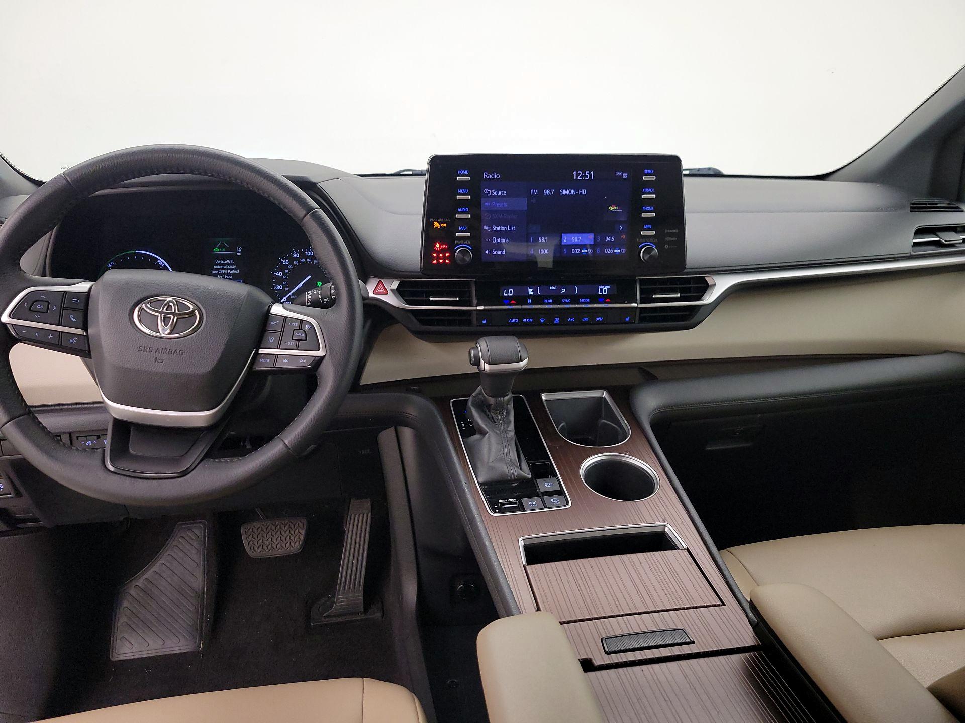 Thumbnail: 2021 Toyota Sienna - 9