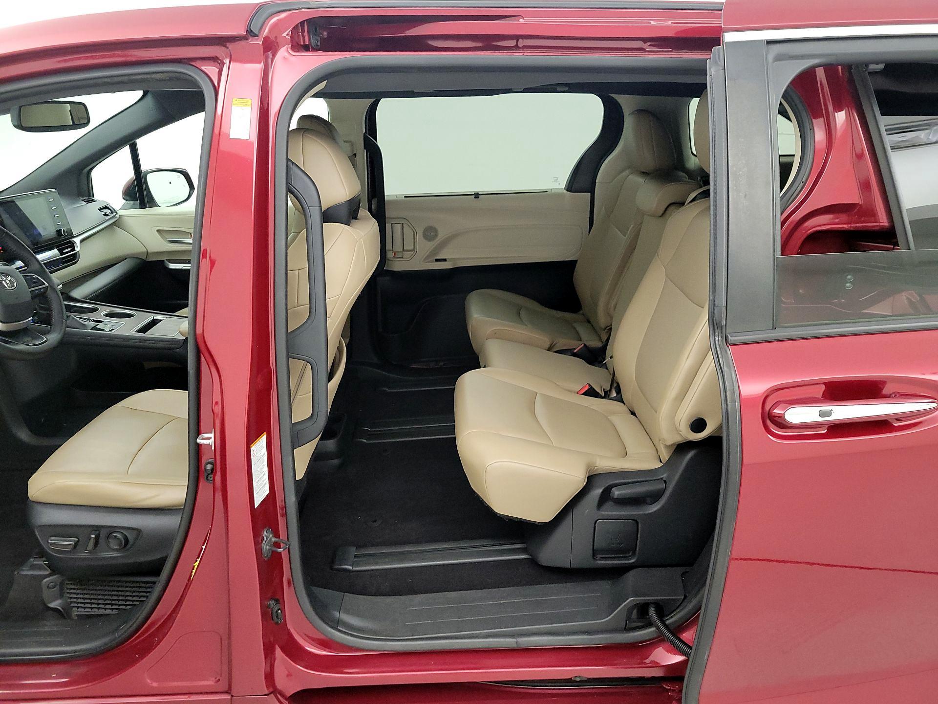 Thumbnail: 2021 Toyota Sienna - 20