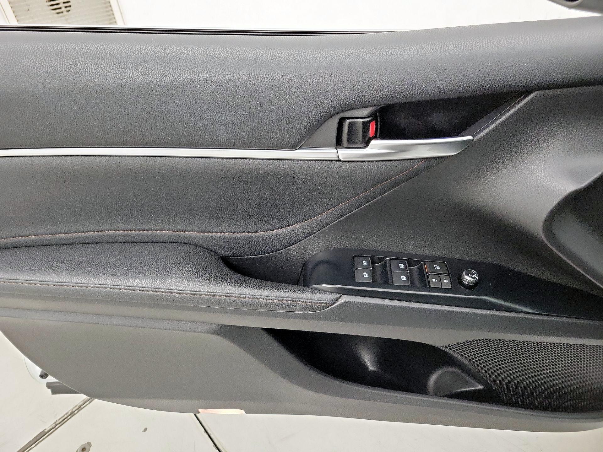Thumbnail: 2018 Toyota Camry - 12