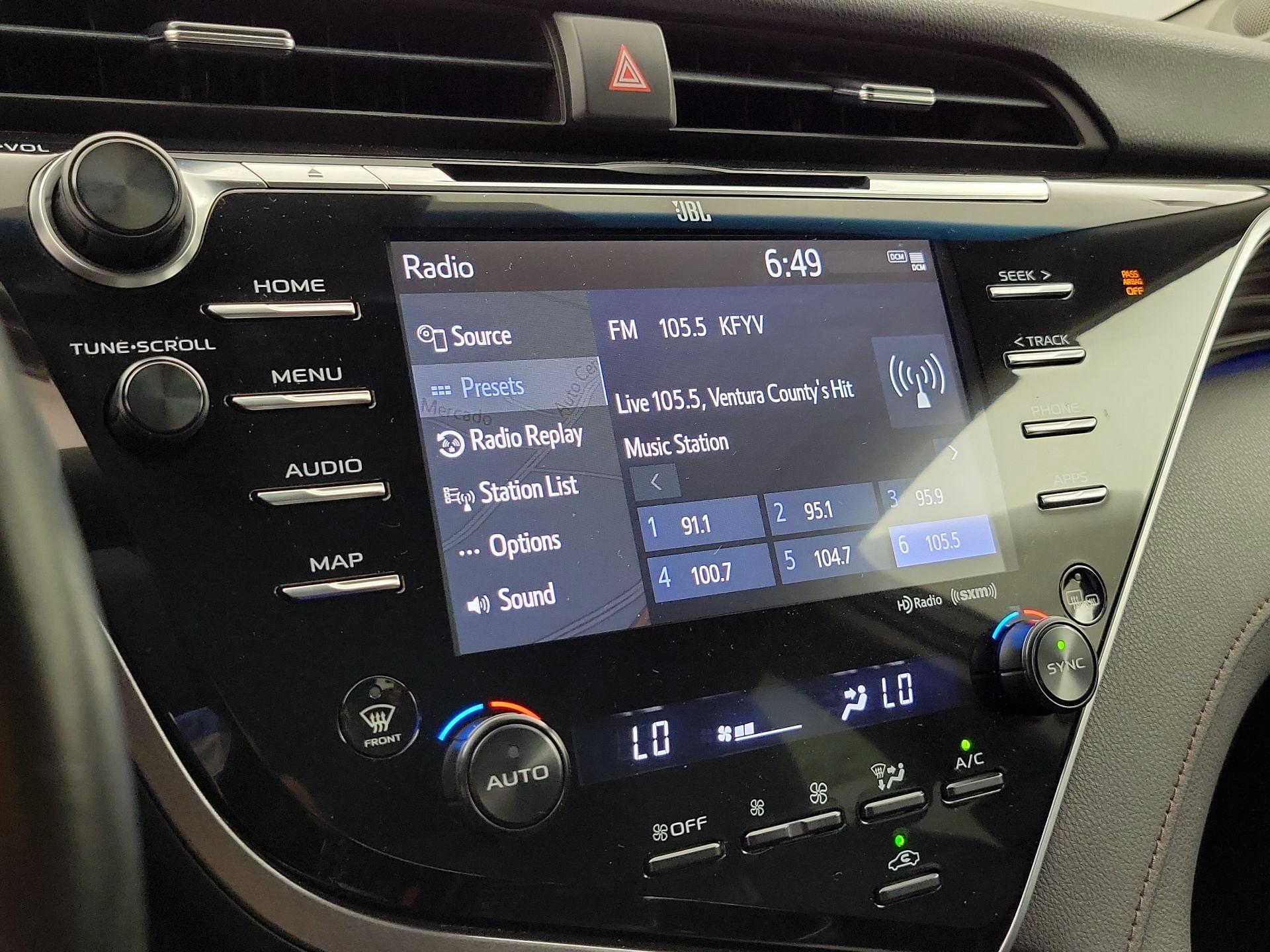 Thumbnail: 2018 Toyota Camry - 16