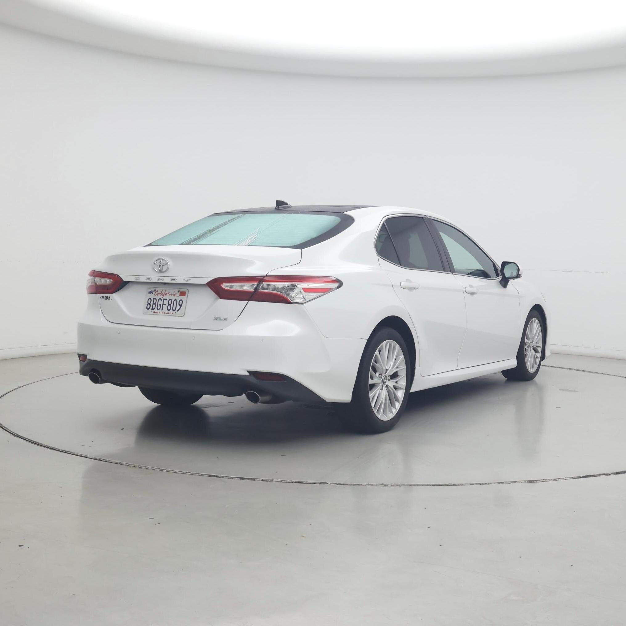 Thumbnail: 2018 Toyota Camry - 8
