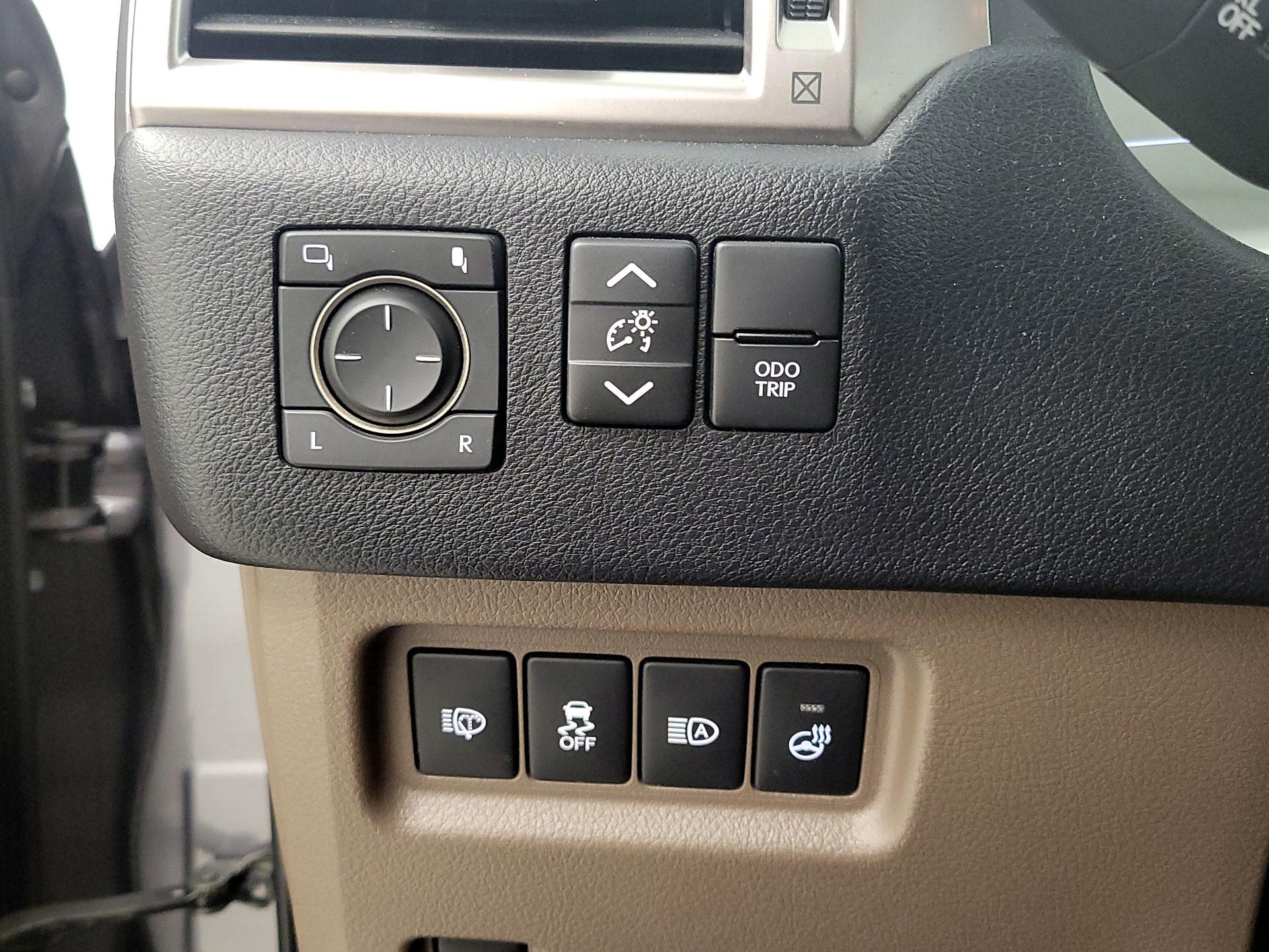 Thumbnail: 2023 Lexus GX - 13