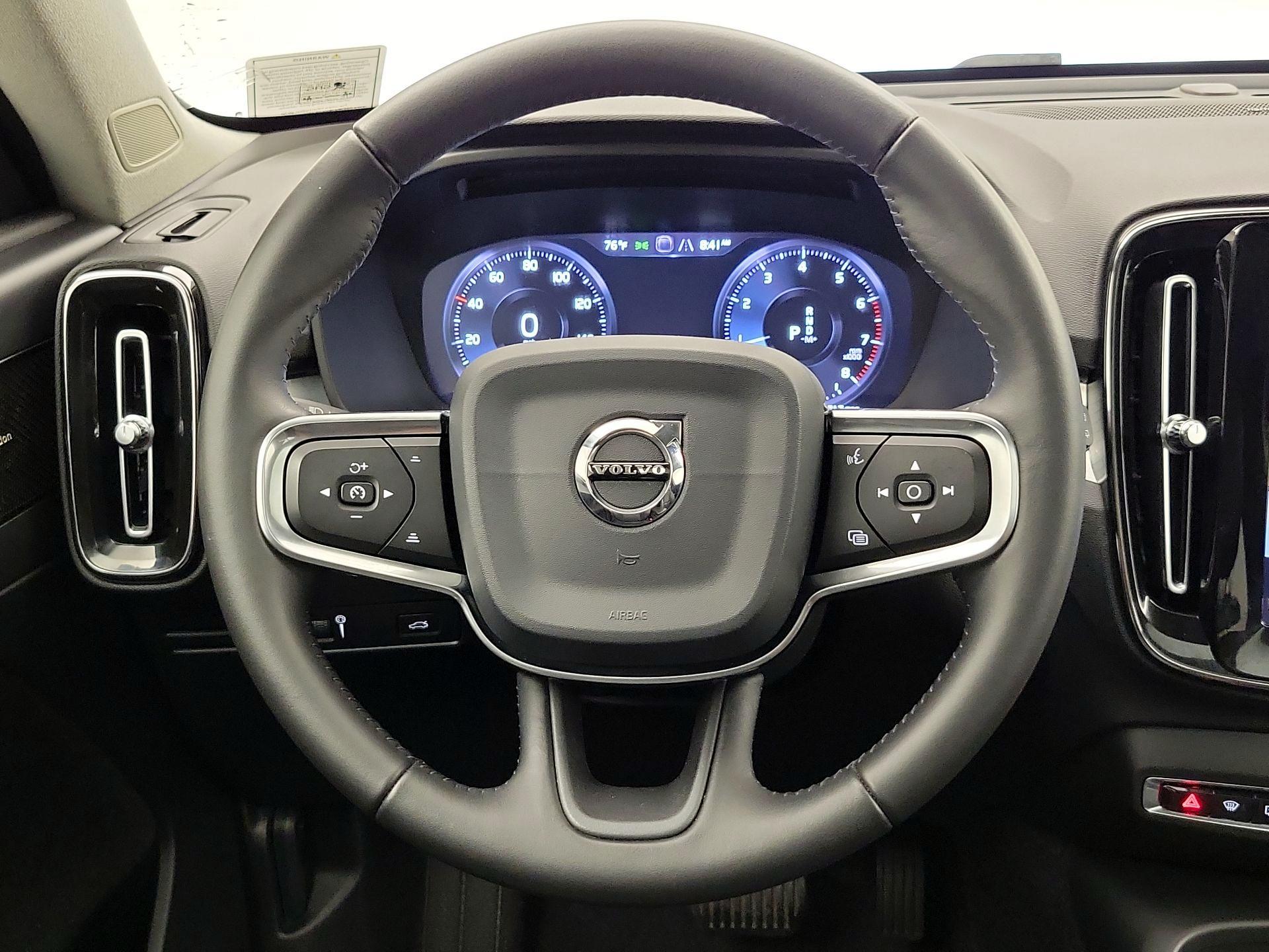 Thumbnail: 2020 Volvo XC40 - 10