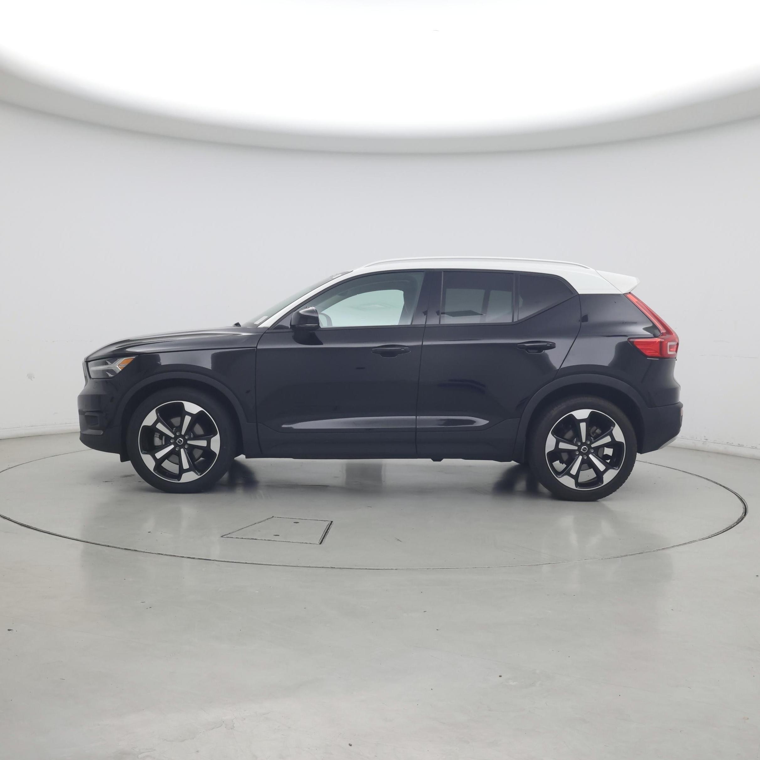 Thumbnail: 2020 Volvo XC40 - 3
