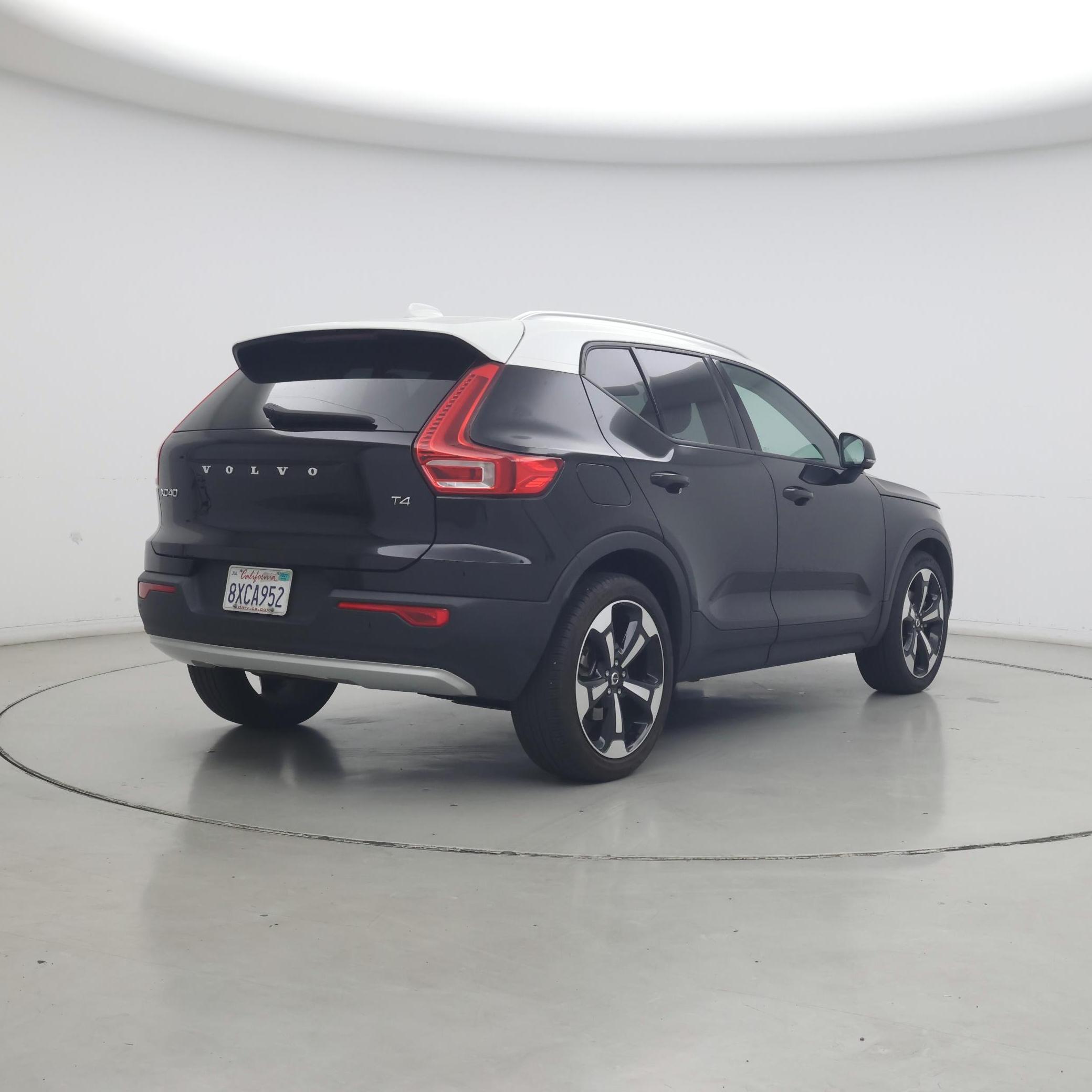 Thumbnail: 2020 Volvo XC40 - 8