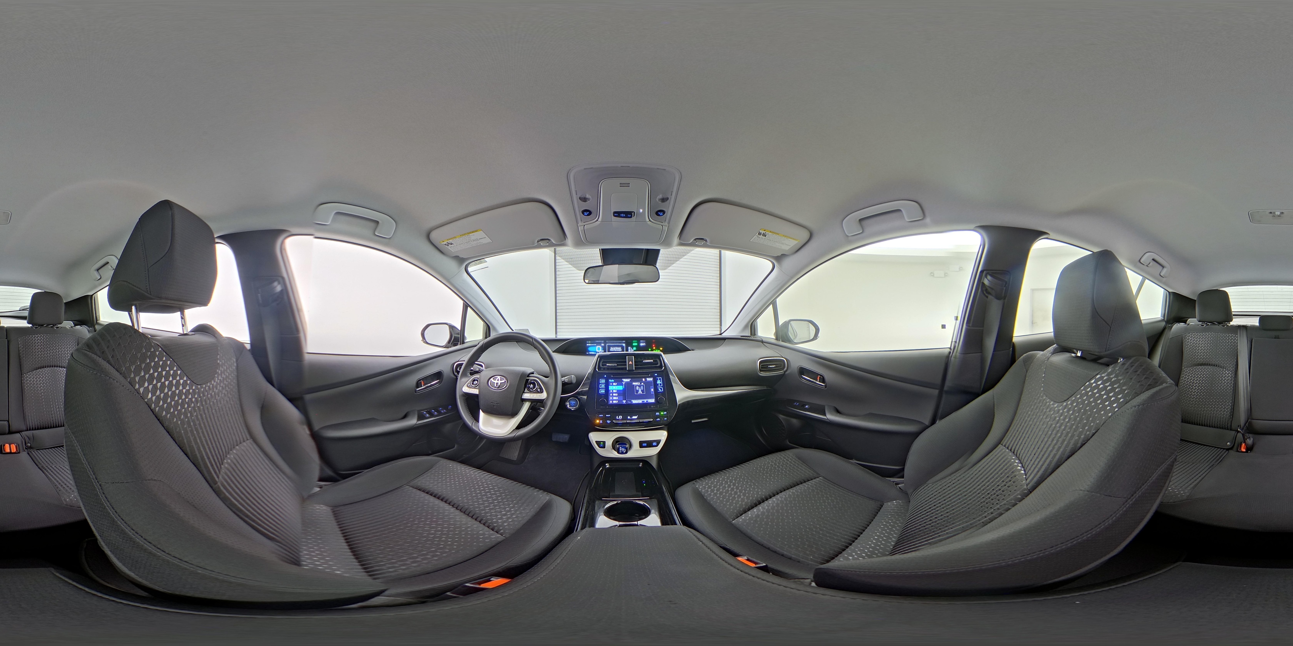2018 Toyota Prius Three - Photo 24