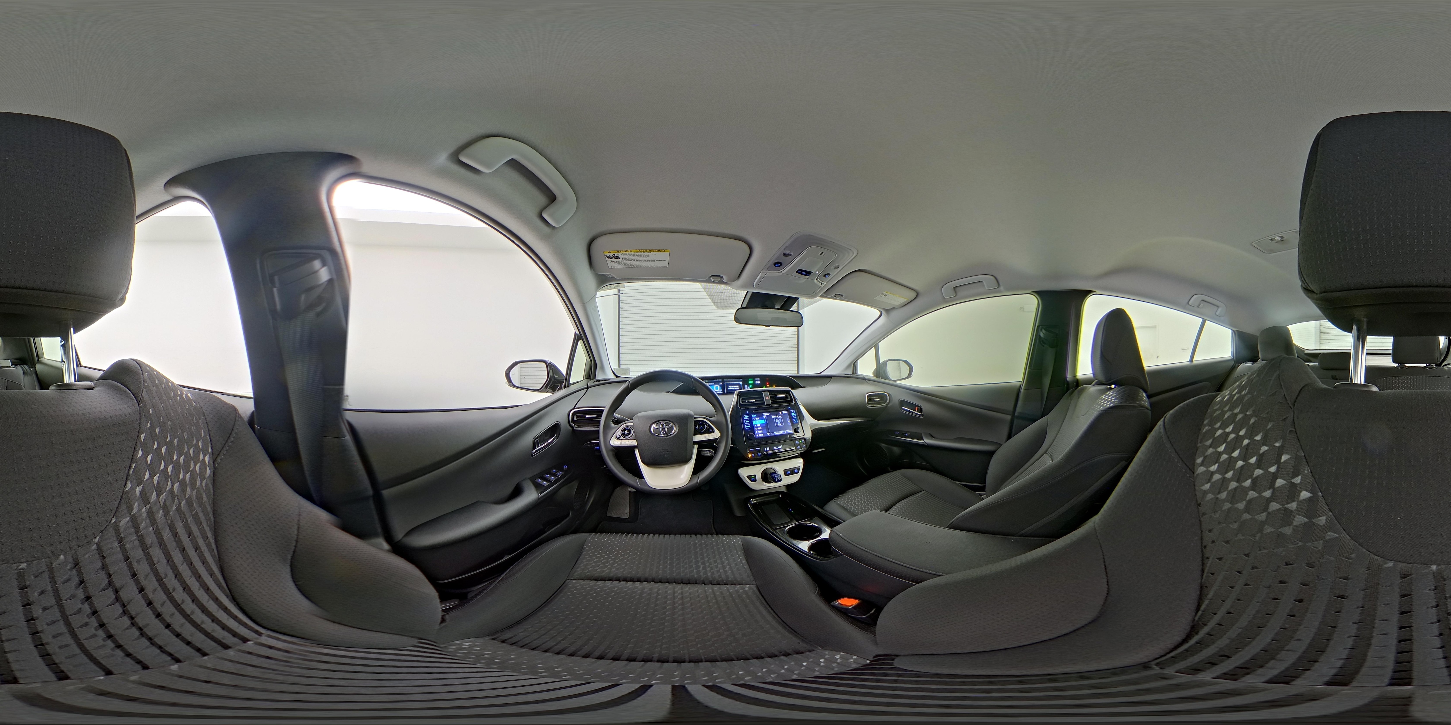 2018 Toyota Prius Three - Photo 26