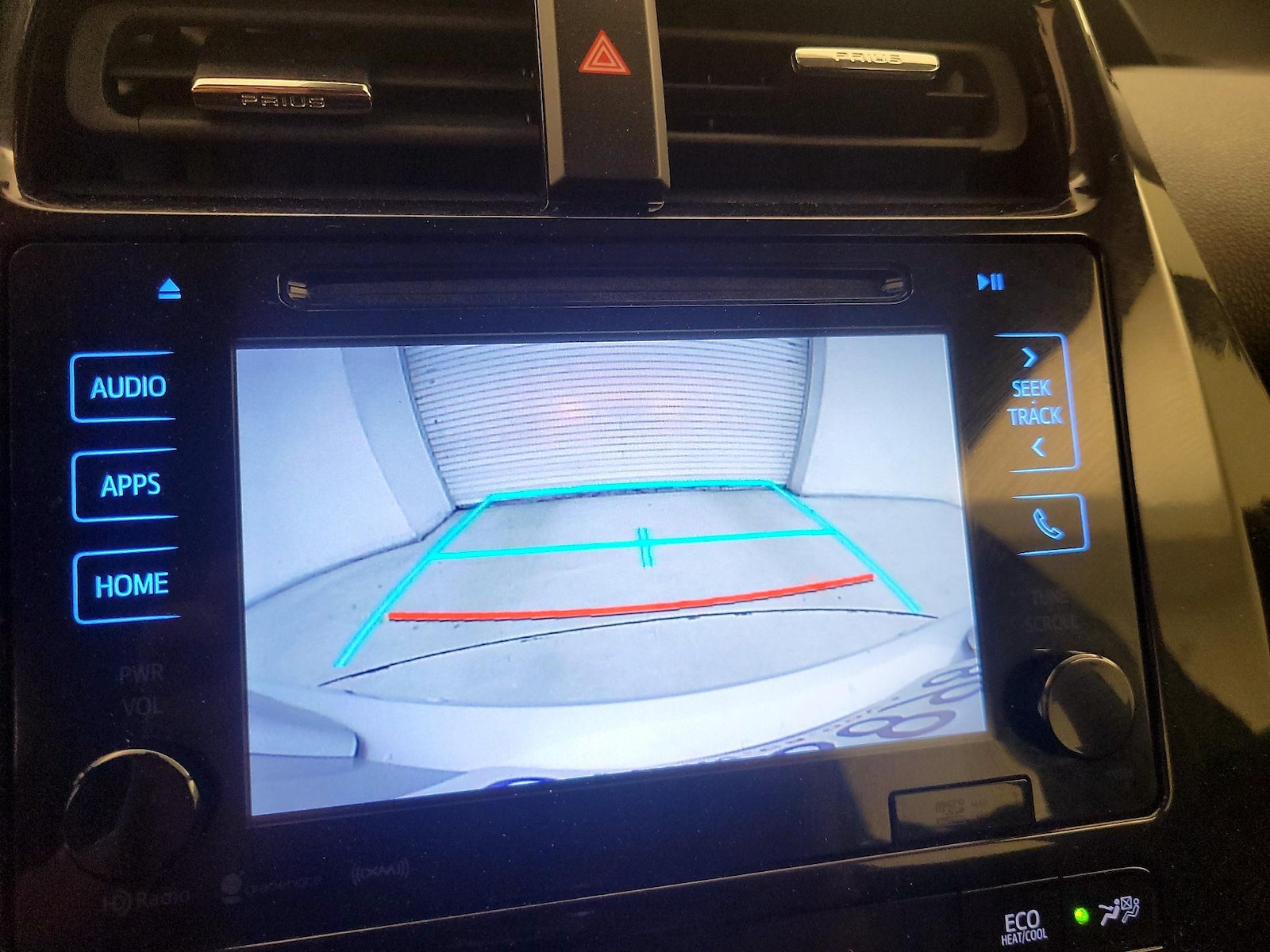 2018 Toyota Prius Three - Photo 15