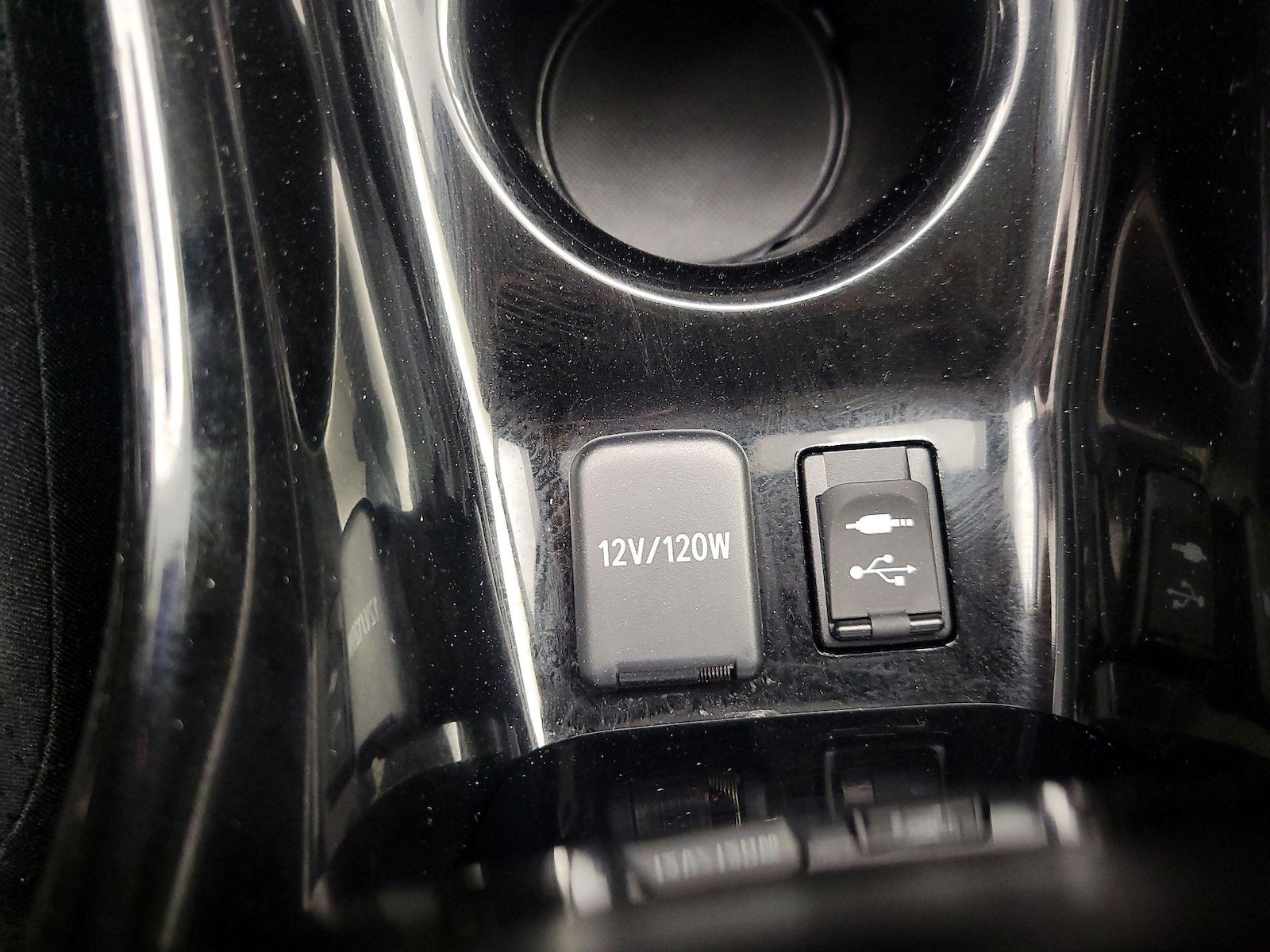 2018 Toyota Prius Three - Photo 19