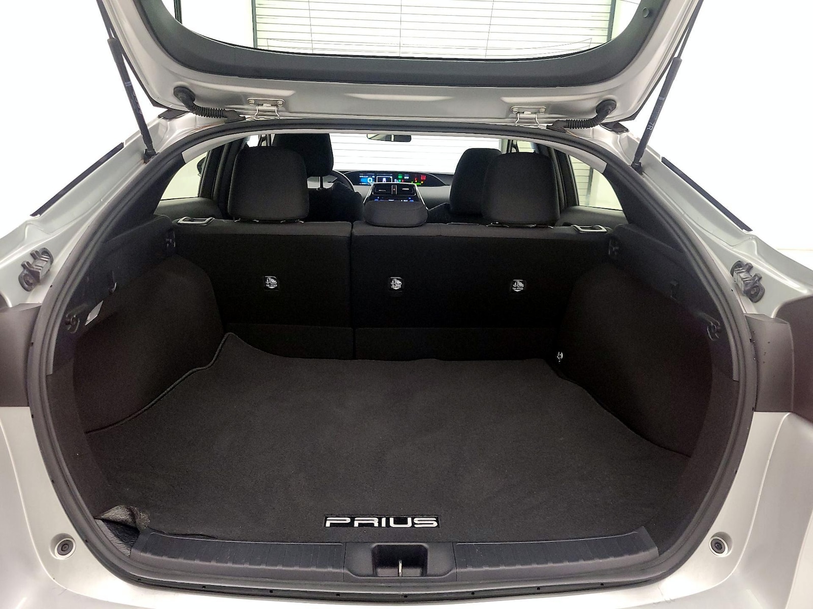 2018 Toyota Prius Three - Photo 21