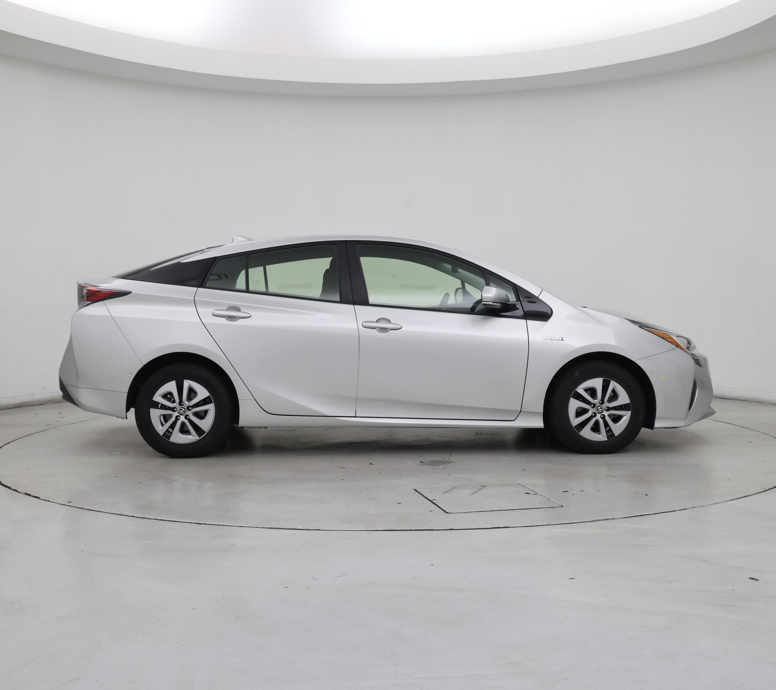 Thumbnail: 2018 Toyota Prius - 7