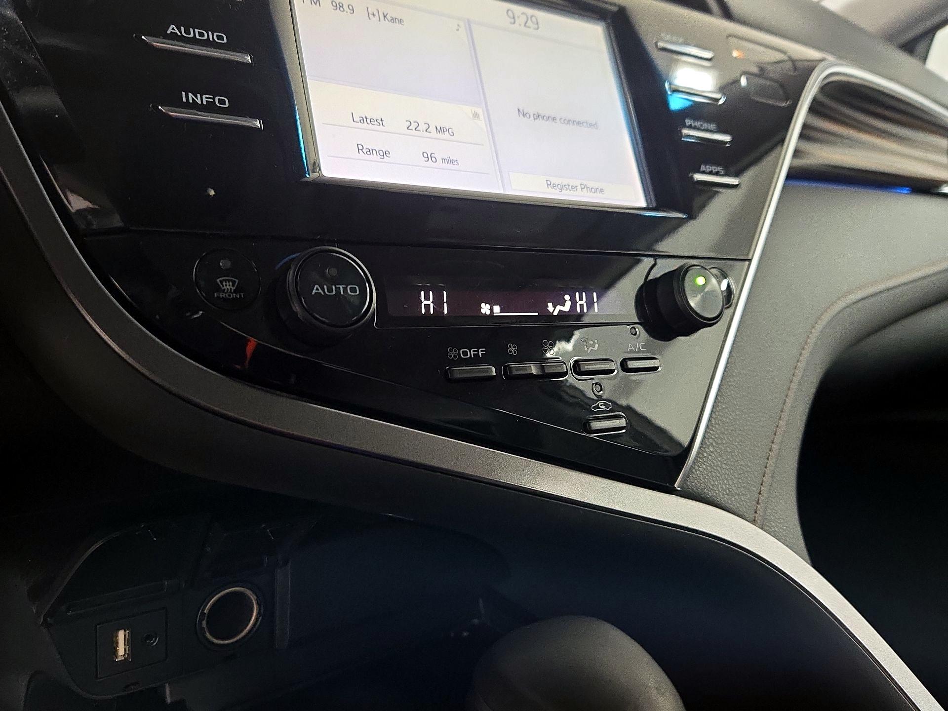 Thumbnail: 2018 Toyota Camry - 16
