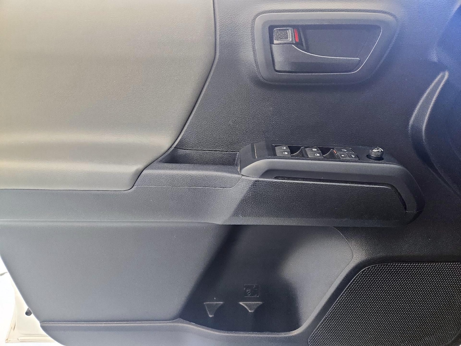 2019 Toyota Tacoma SR - Photo 13