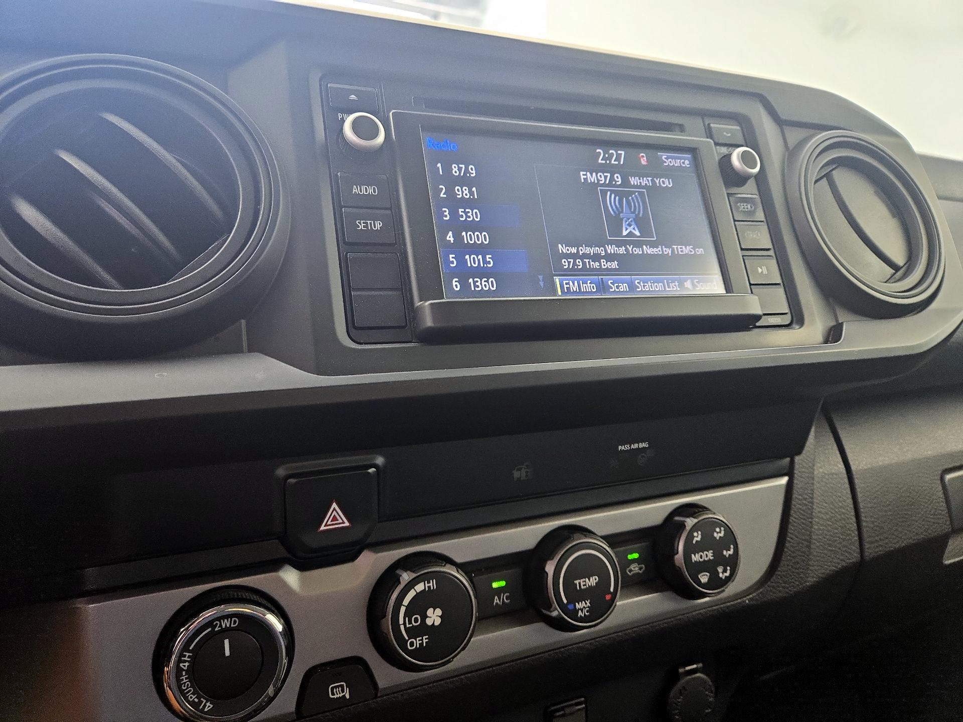 Thumbnail: 2019 Toyota Tacoma - 16