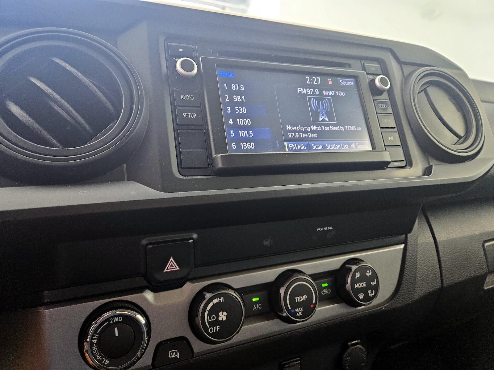 2019 Toyota Tacoma SR - Photo 17