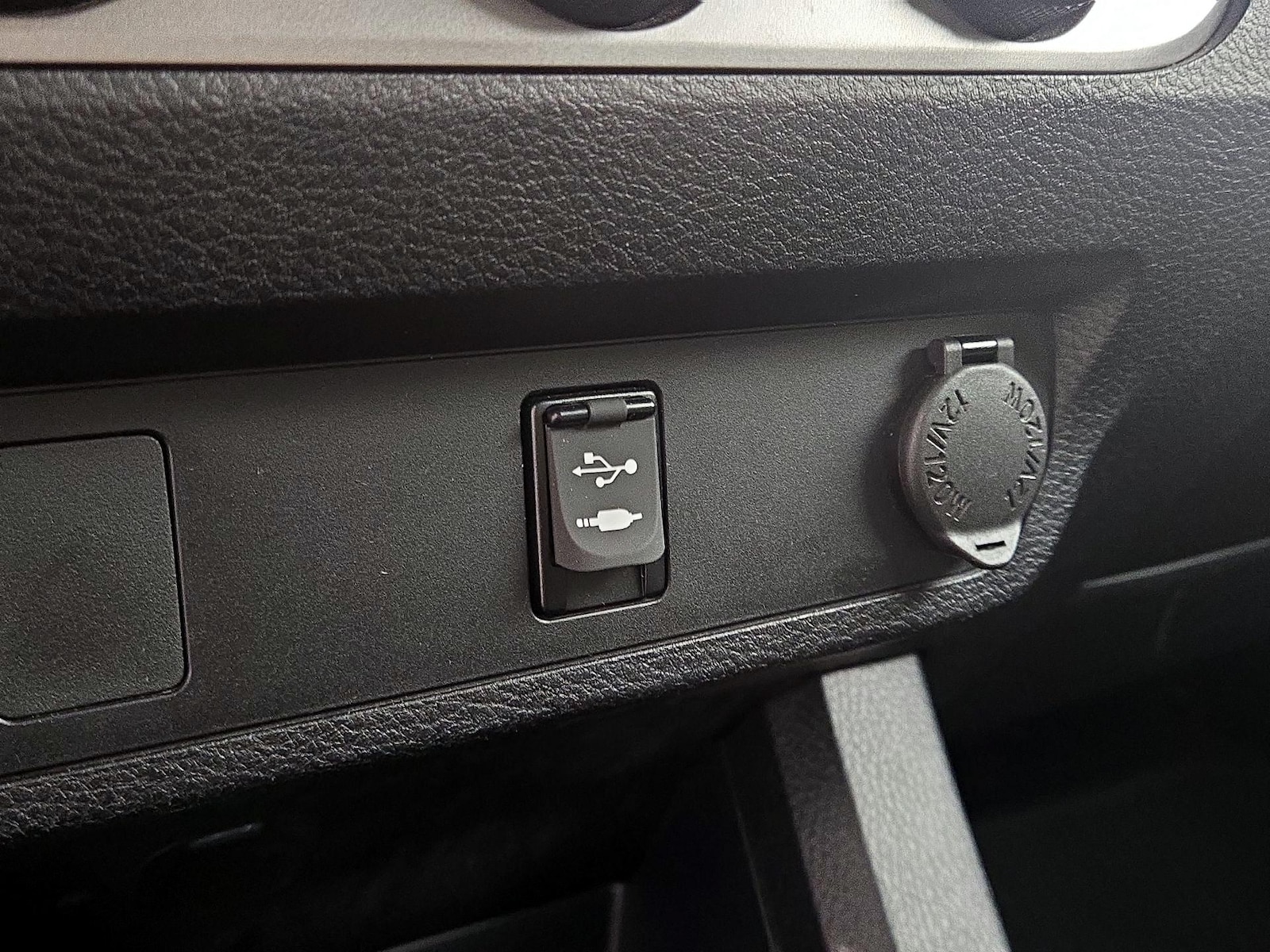 2019 Toyota Tacoma SR - Photo 19