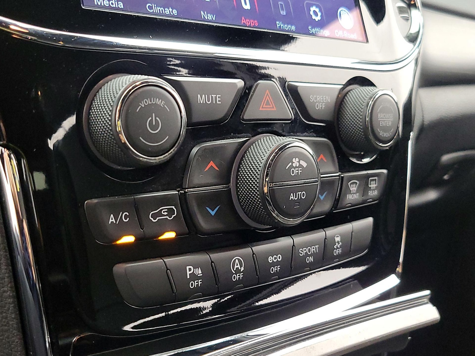 2020 Jeep Grand Cherokee Laredo E - Photo 18