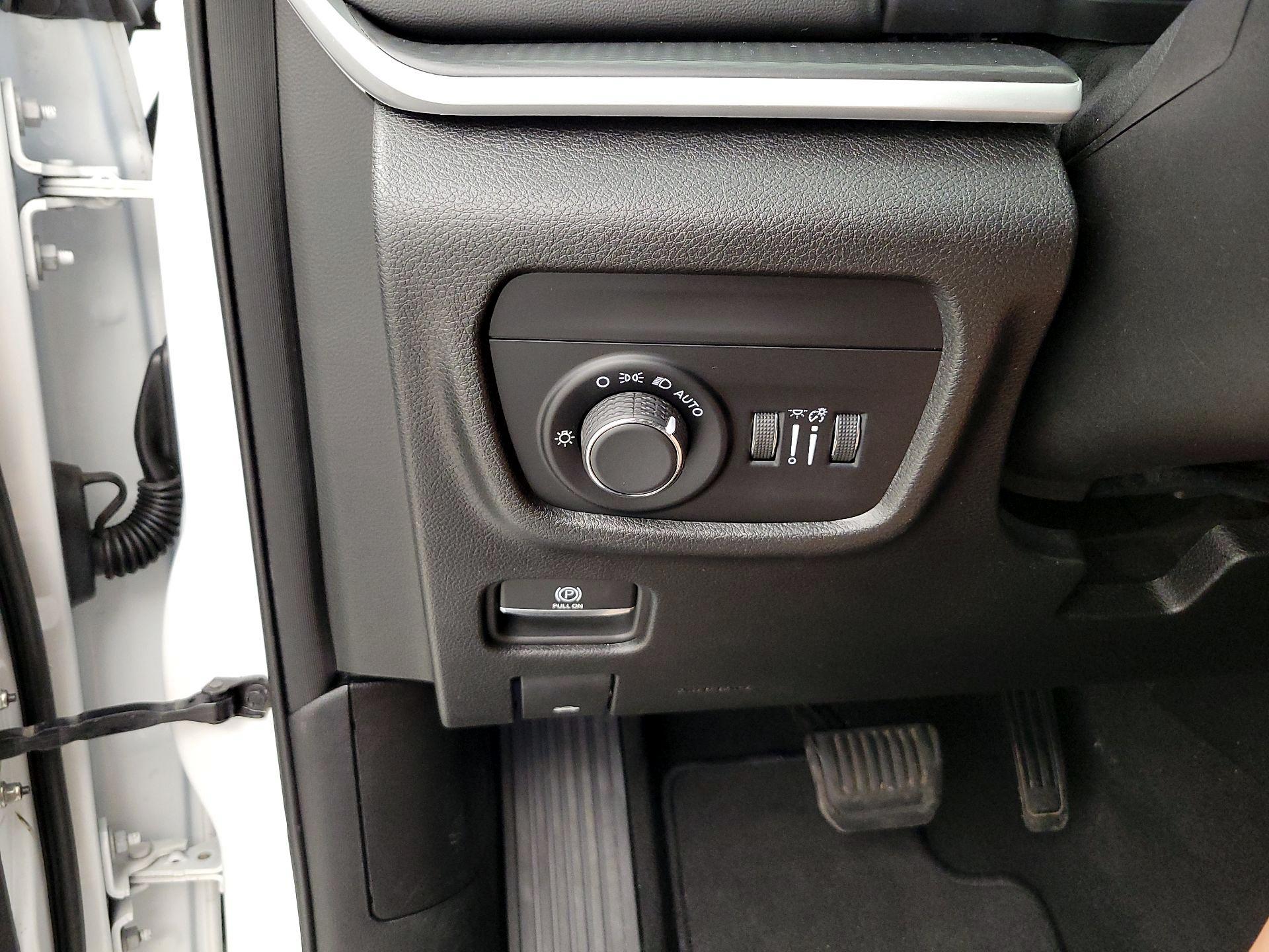 Thumbnail: 2023 Jeep Grand Cherokee - 13