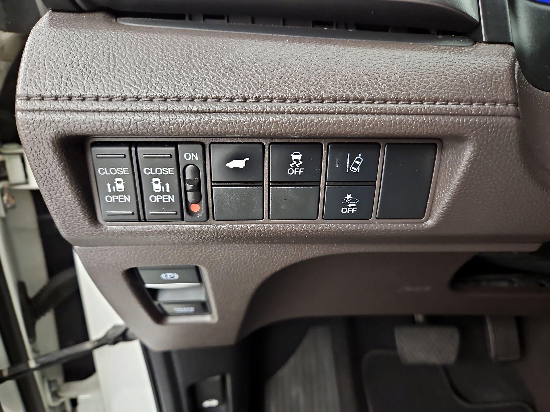 Thumbnail: 2019 Honda Odyssey - 13