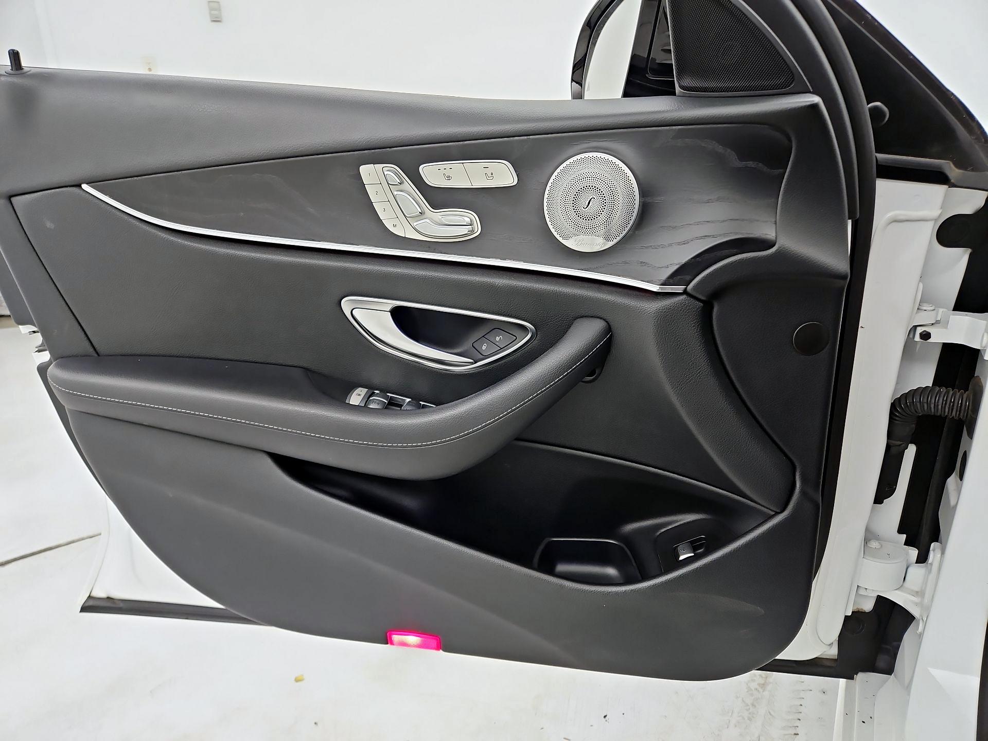 Thumbnail: 2019 Mercedes-Benz E-Class - 12