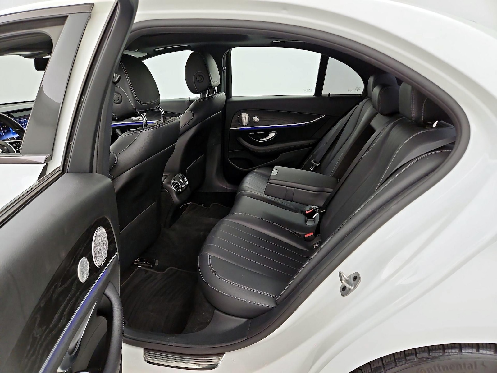2019 Mercedes-Benz E-Class E300 - Photo 17