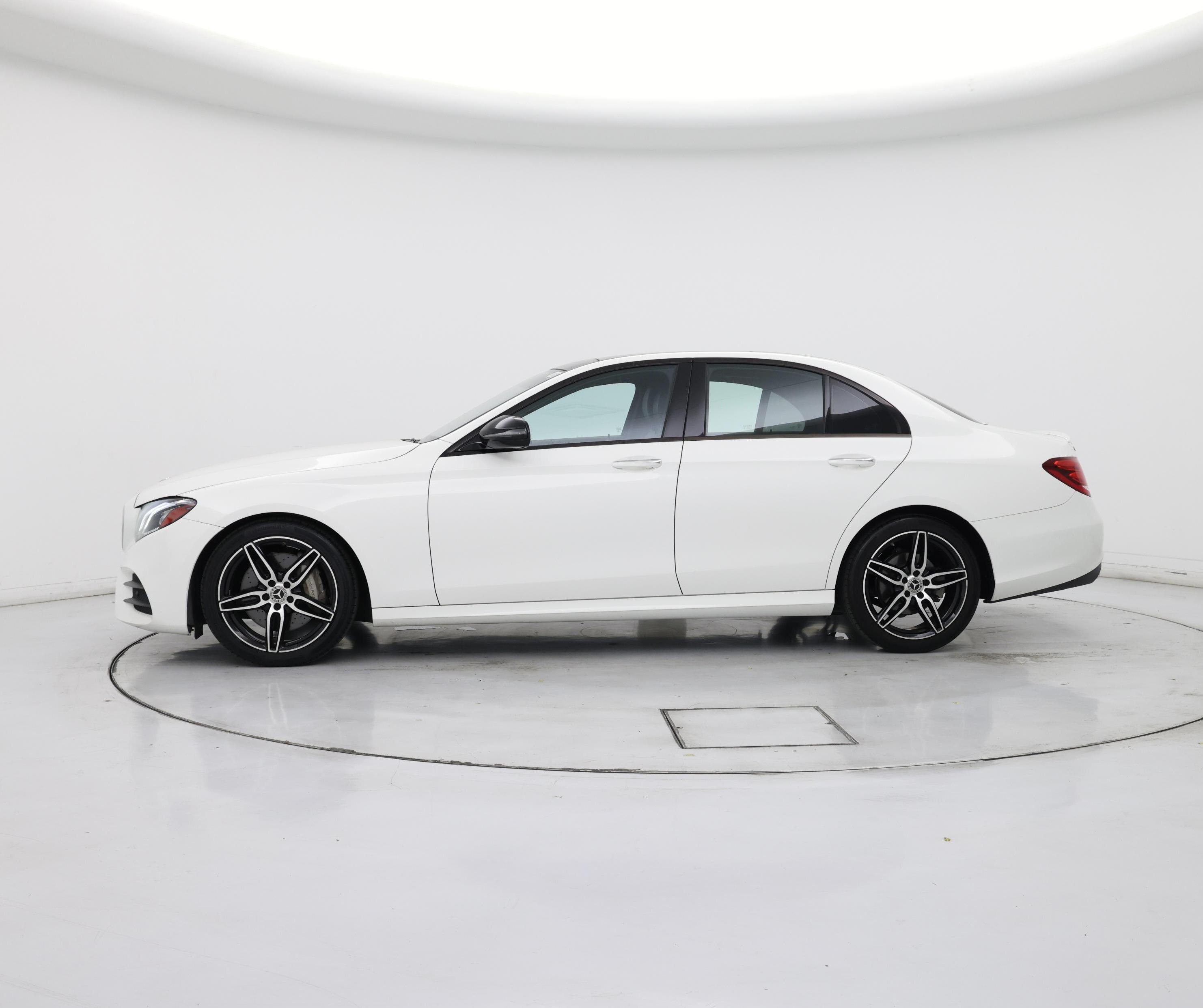Thumbnail: 2019 Mercedes-Benz E-Class - 3