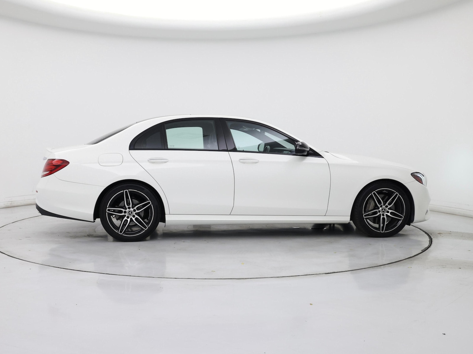 2019 Mercedes-Benz E-Class E300 - Photo 8