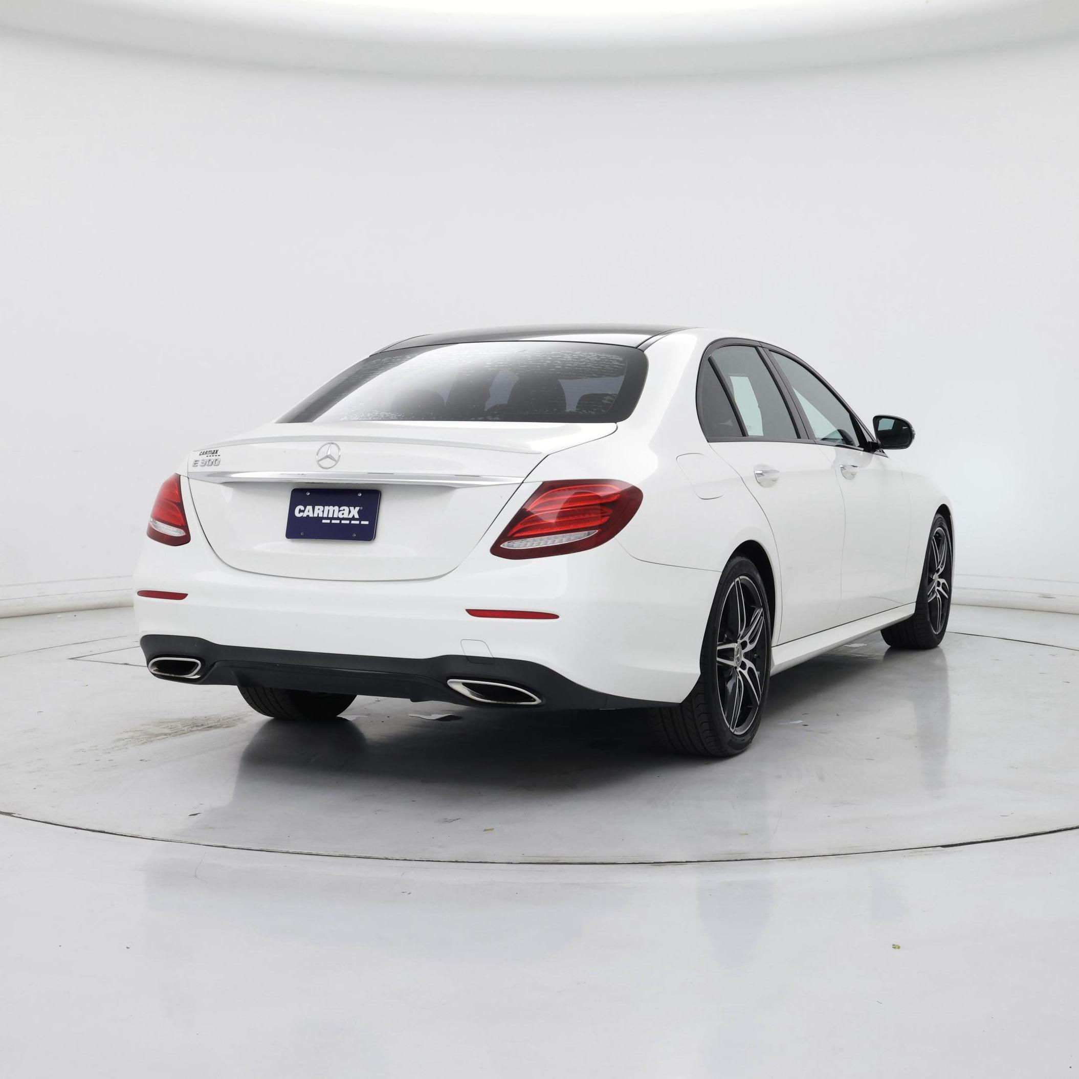 Thumbnail: 2019 Mercedes-Benz E-Class - 8