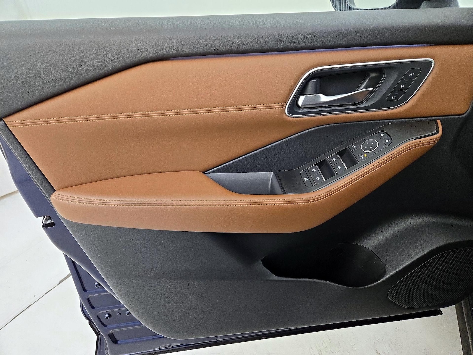 2025 Nissan Rogue Platinum, photo 13