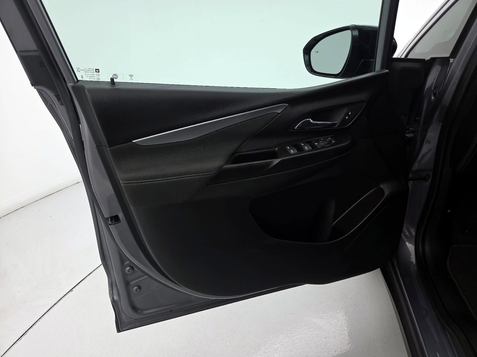 2023 Chevrolet Bolt EV LT - Photo 13