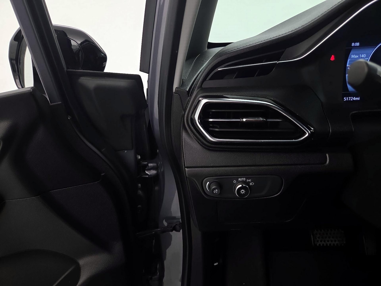 2023 Chevrolet Bolt EV LT - Photo 14