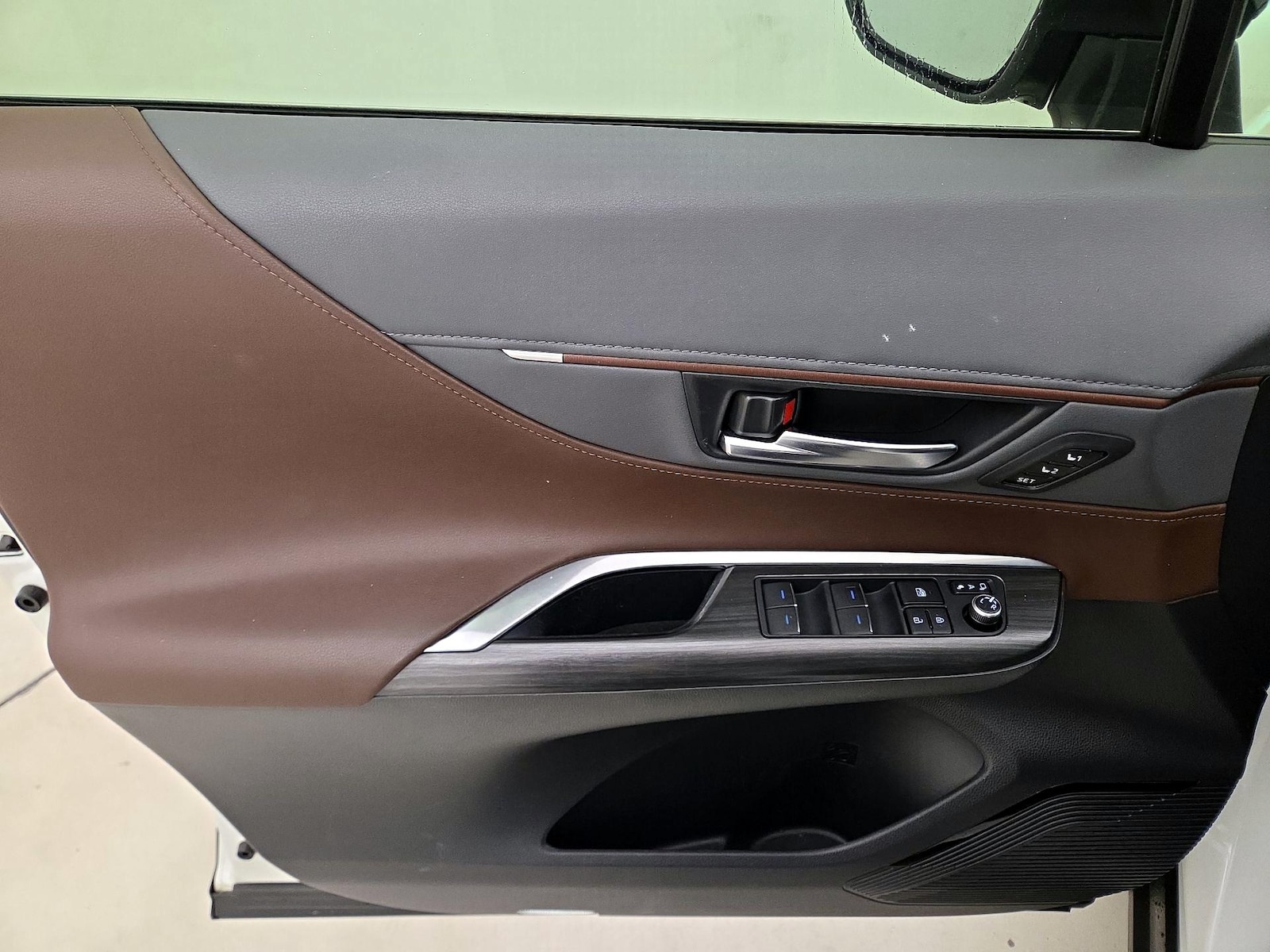 2021 Toyota Venza XLE - Photo 13
