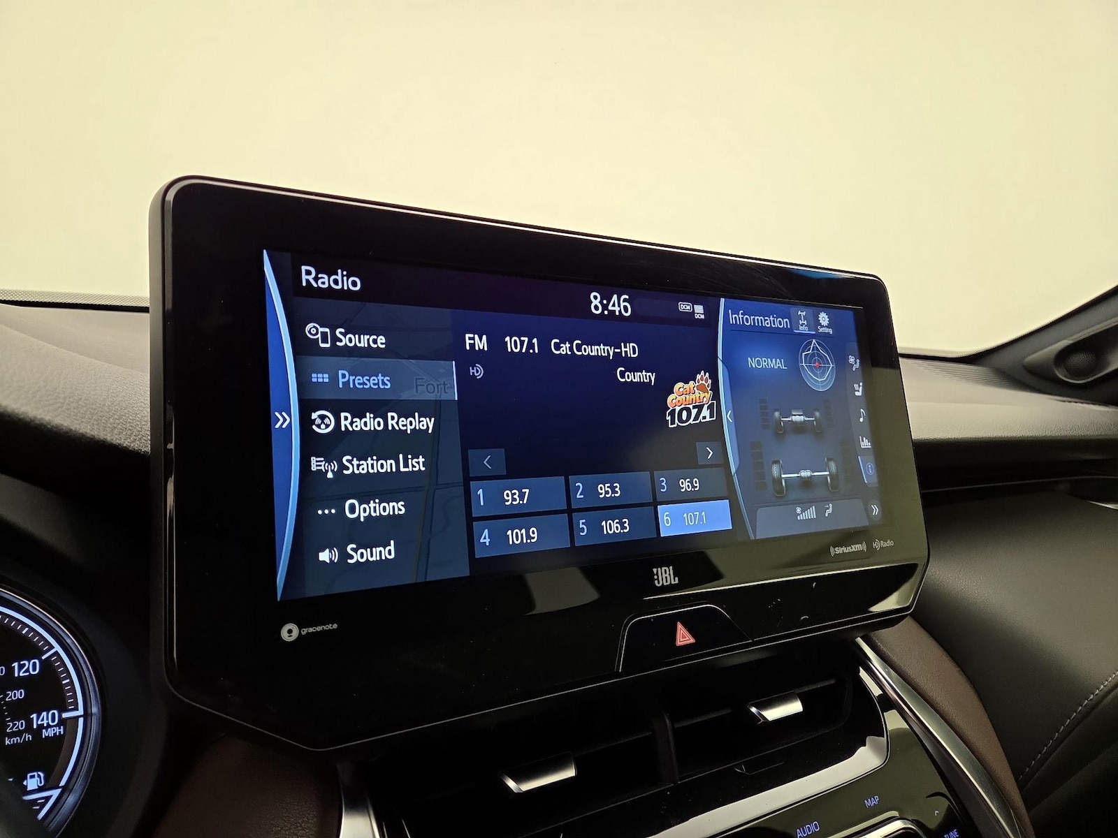 2021 Toyota Venza XLE - Photo 17