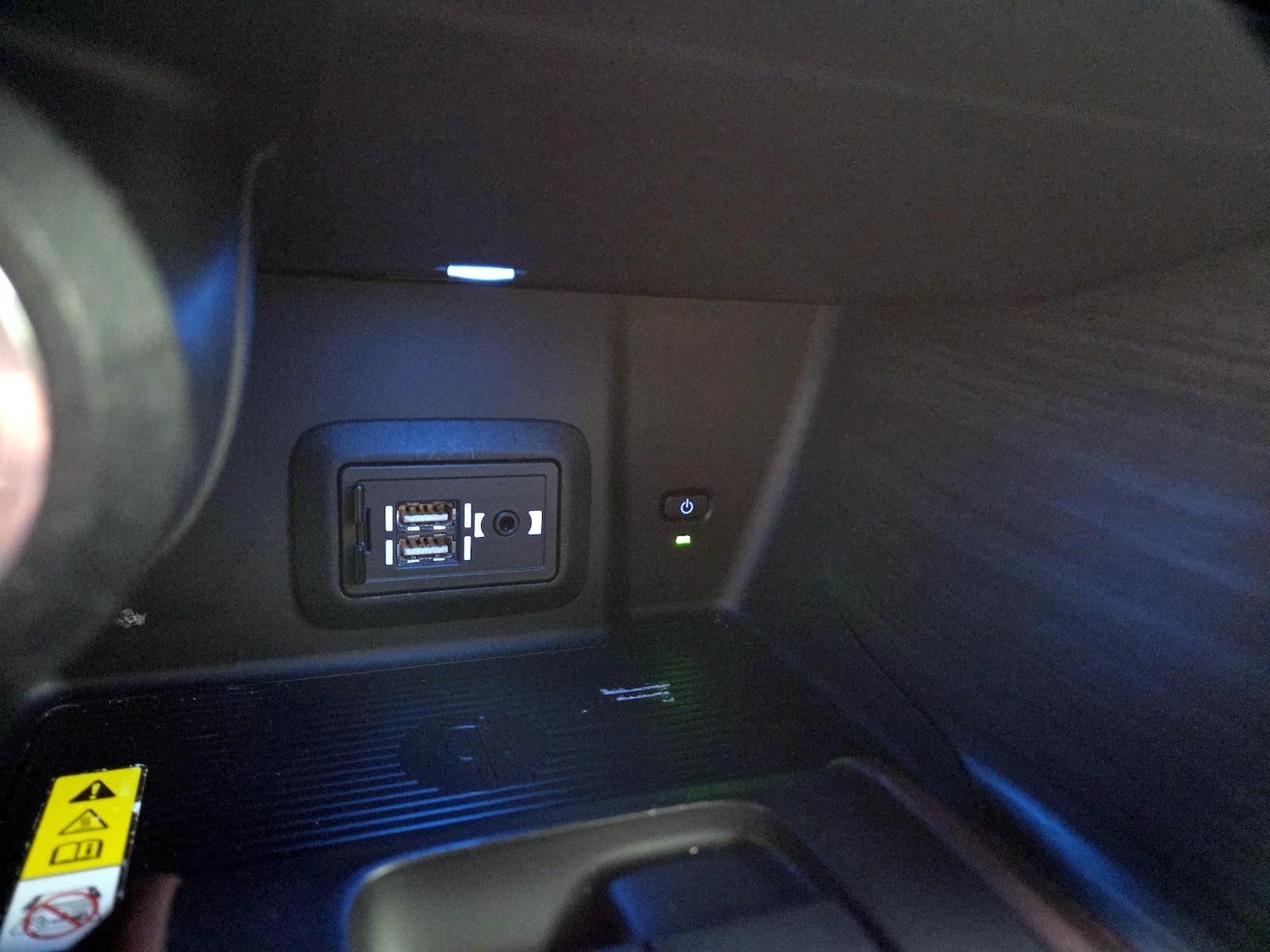 2021 Toyota Venza XLE - Photo 20