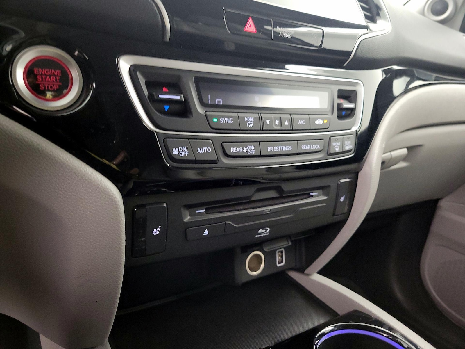 2022 Honda Pilot Touring - Photo 17