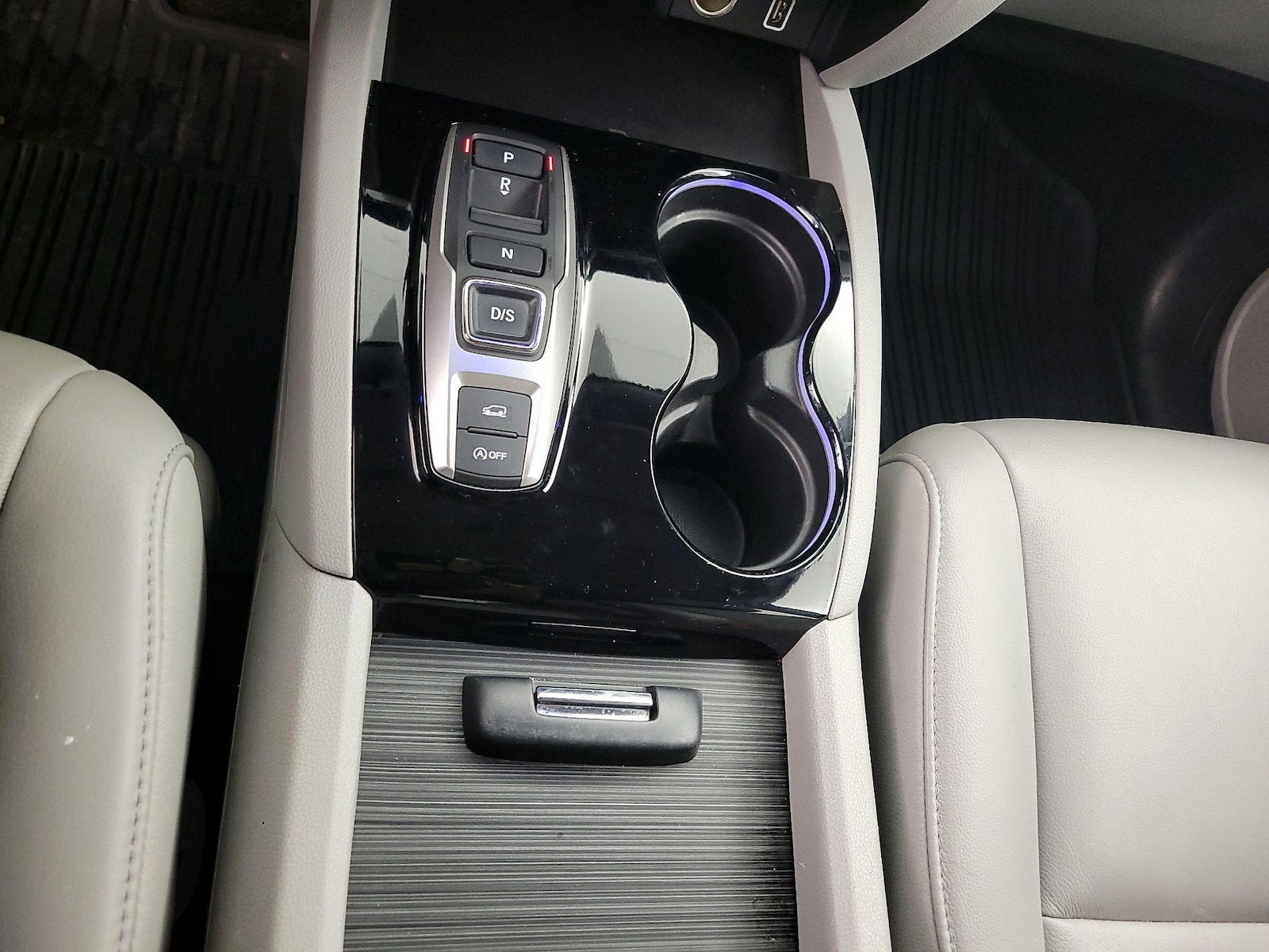 2022 Honda Pilot Touring - Photo 18