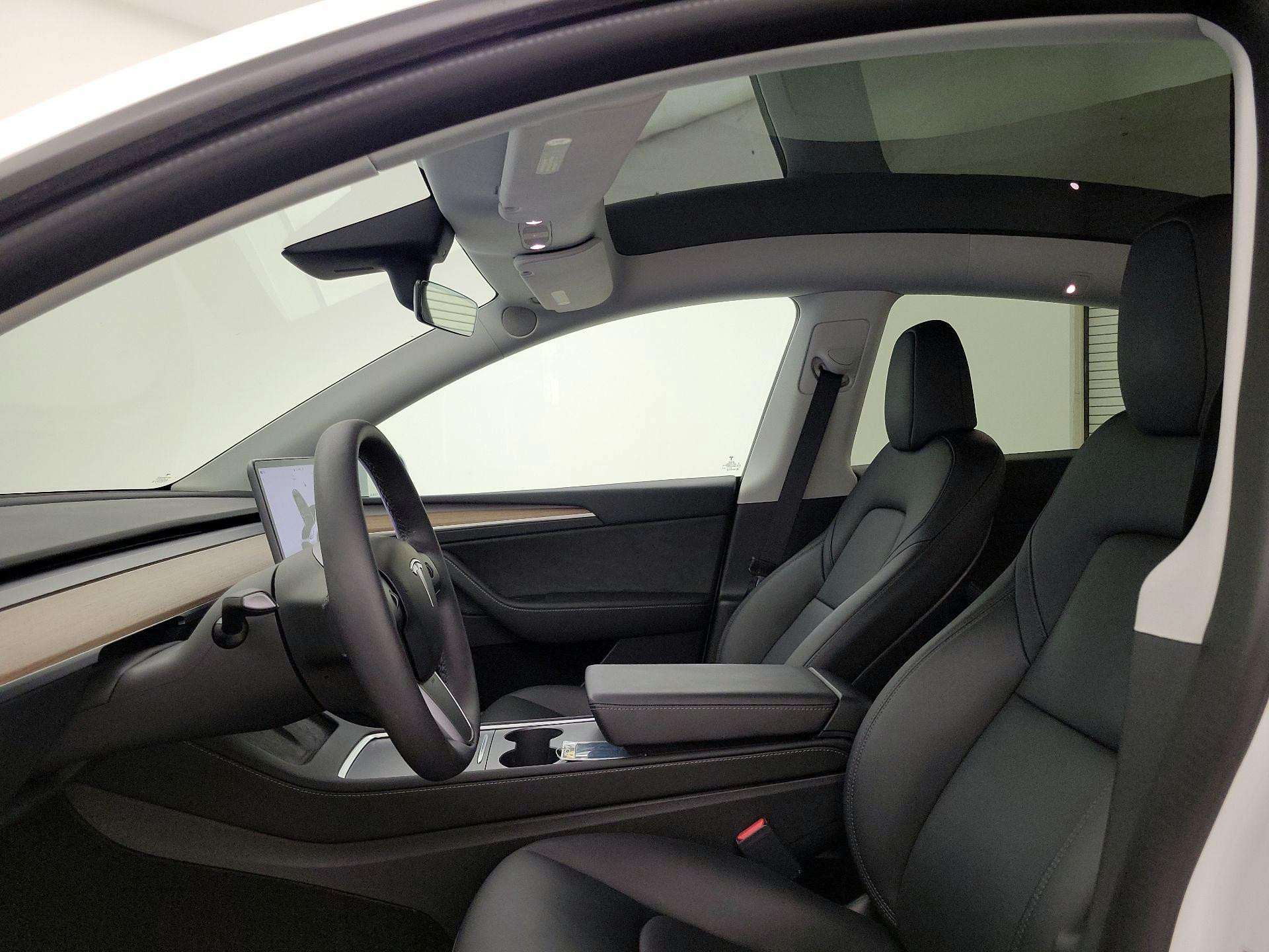 Thumbnail: 2023 Tesla Model Y - 17