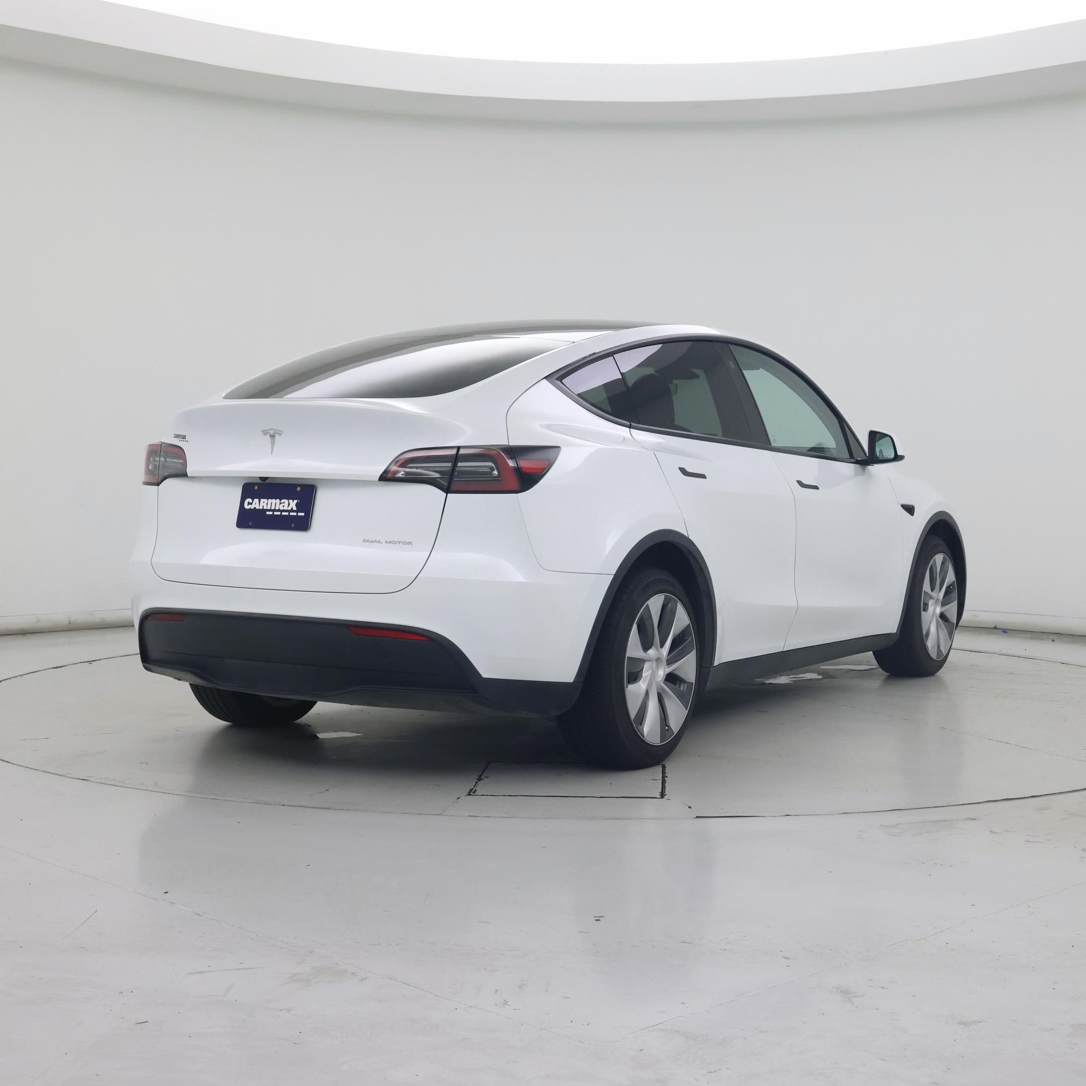 Thumbnail: 2023 Tesla Model Y - 8