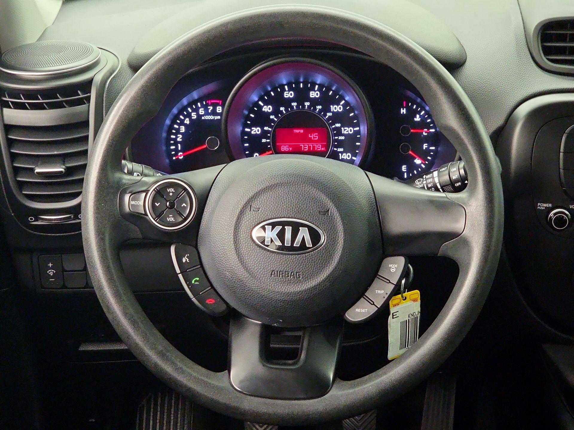 Thumbnail: 2017 Kia Soul - 10