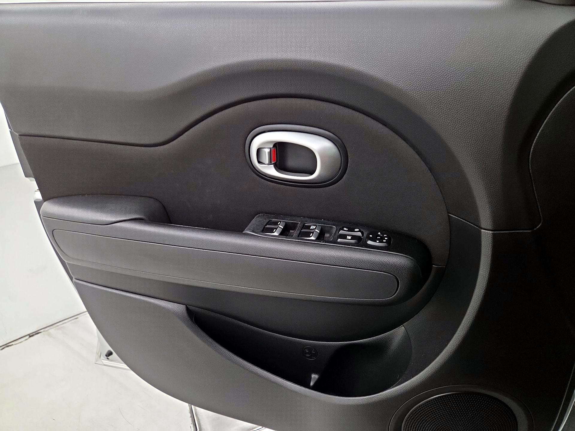 Thumbnail: 2017 Kia Soul - 12
