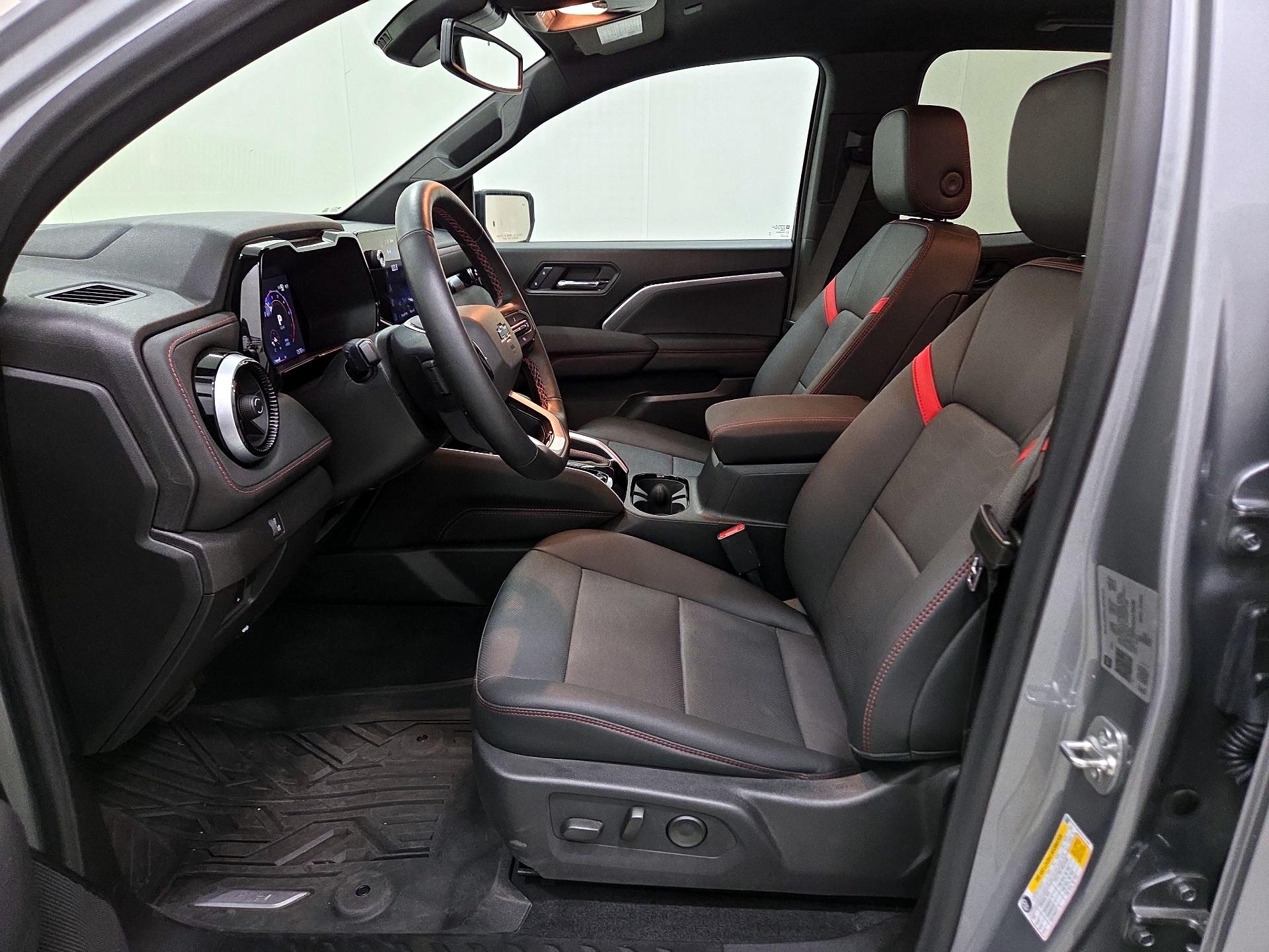 Thumbnail: 2025 Chevrolet Colorado - 11