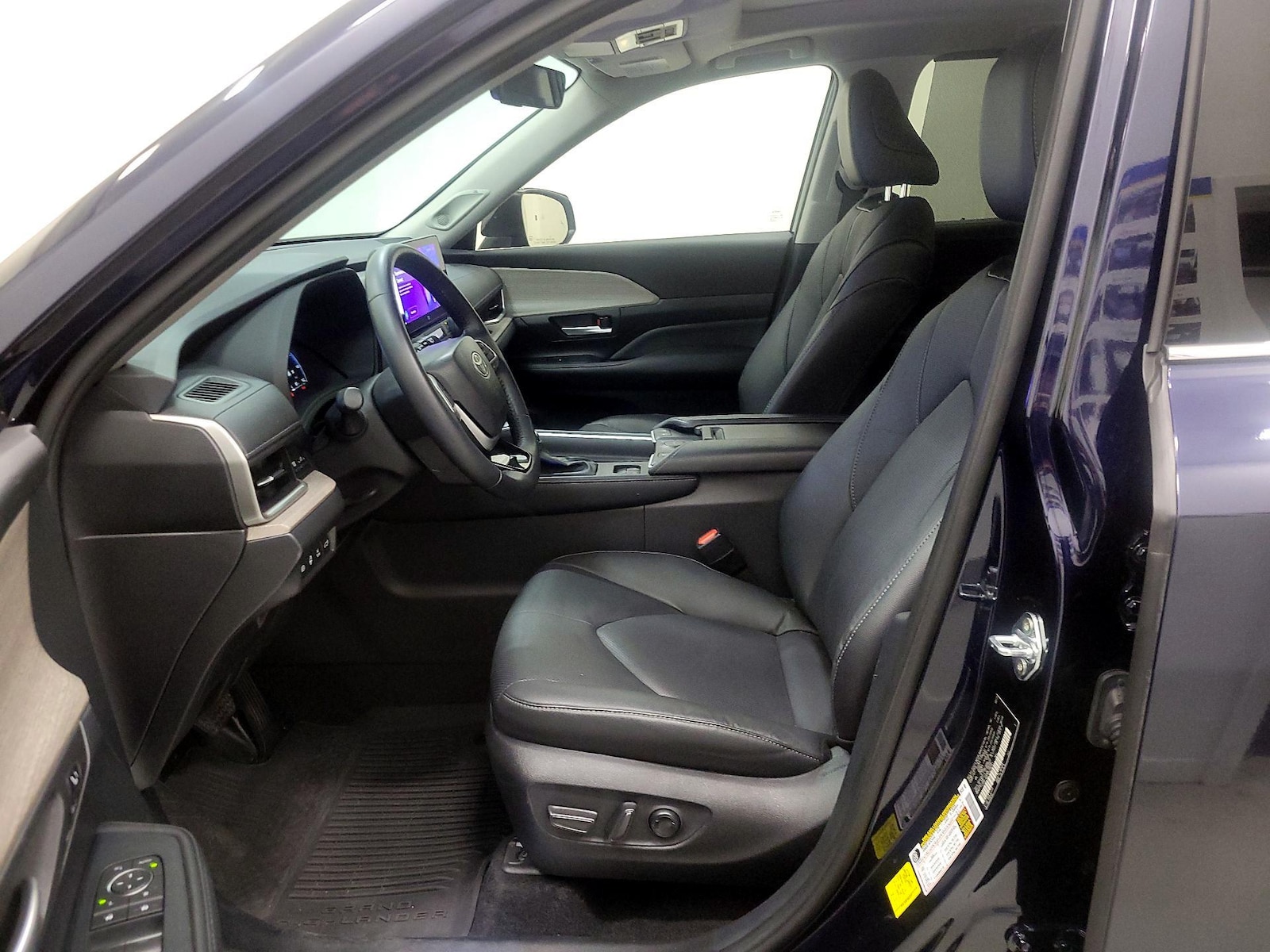 2024 Toyota Grand Highlander Limited - Photo 12
