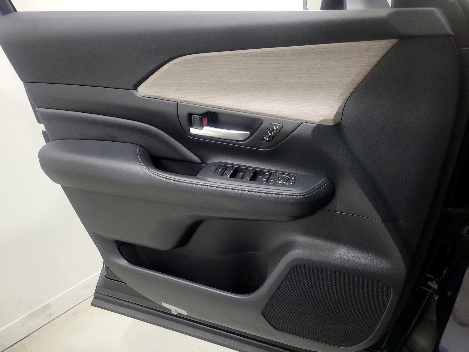 2024 Toyota Grand Highlander Limited - Photo 13