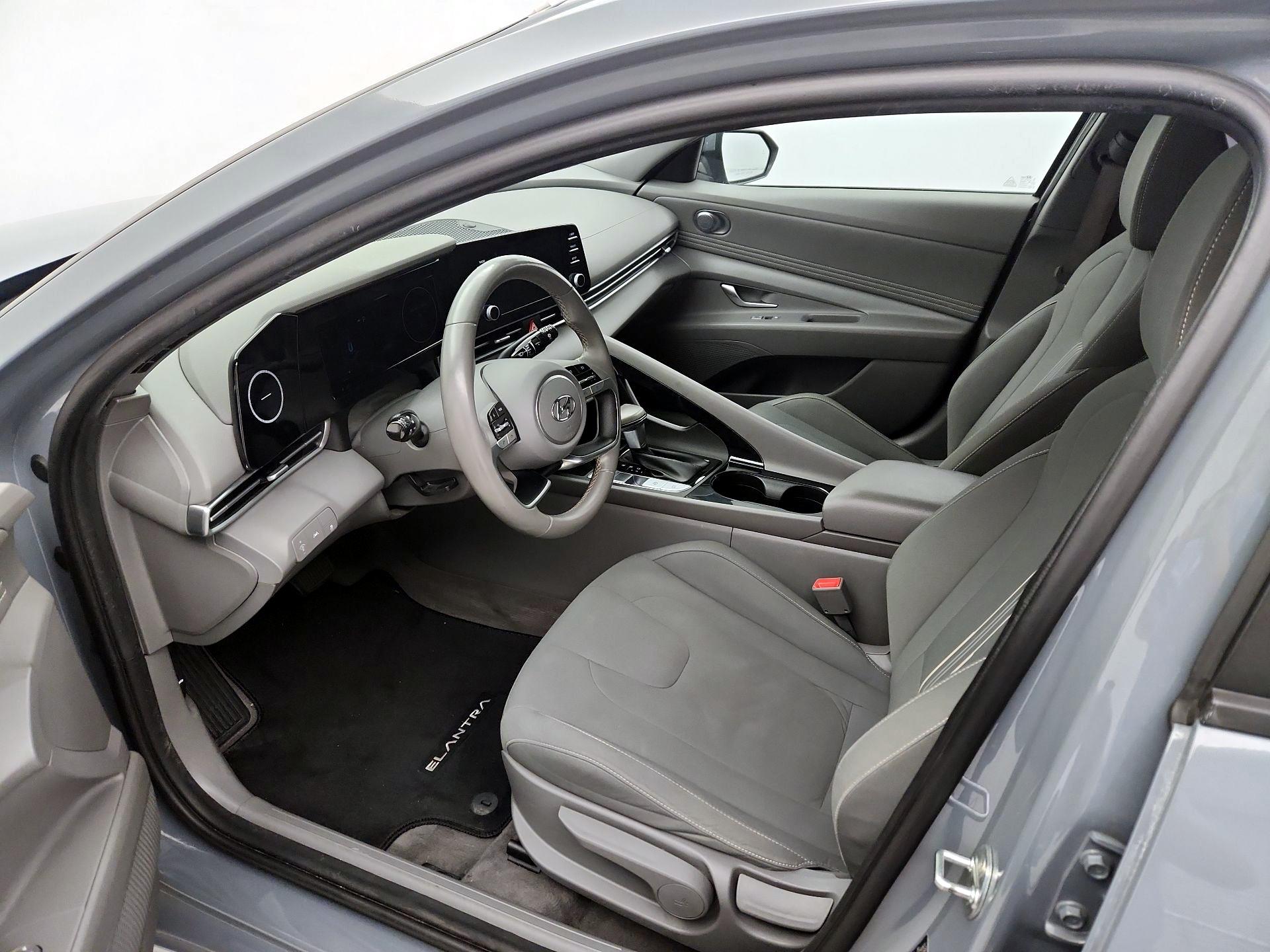 Thumbnail: 2022 Hyundai Elantra - 11
